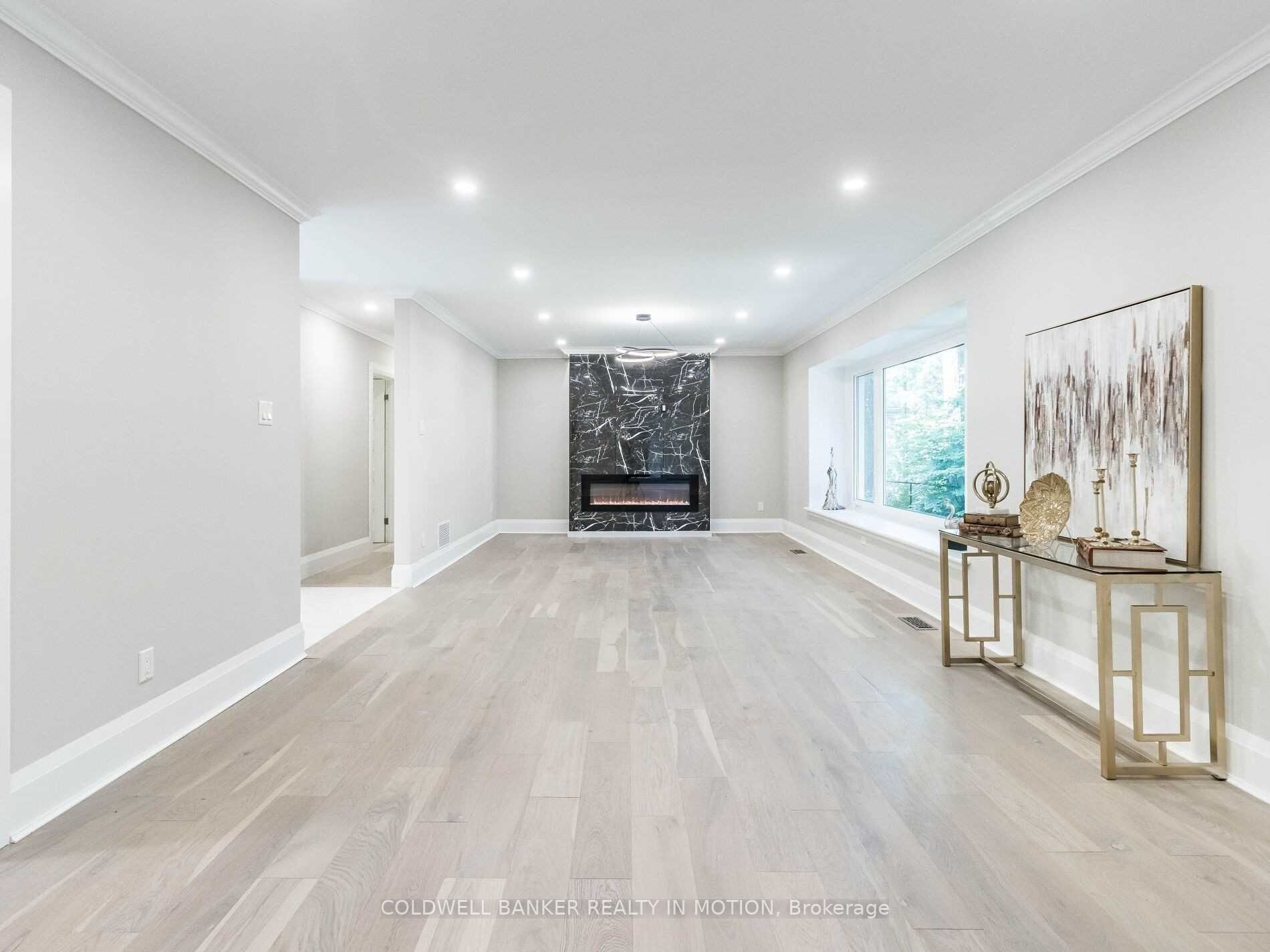 248 Robina Rd
