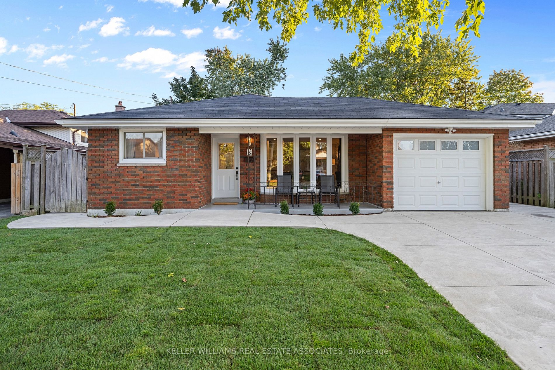 8 Muir Avenue