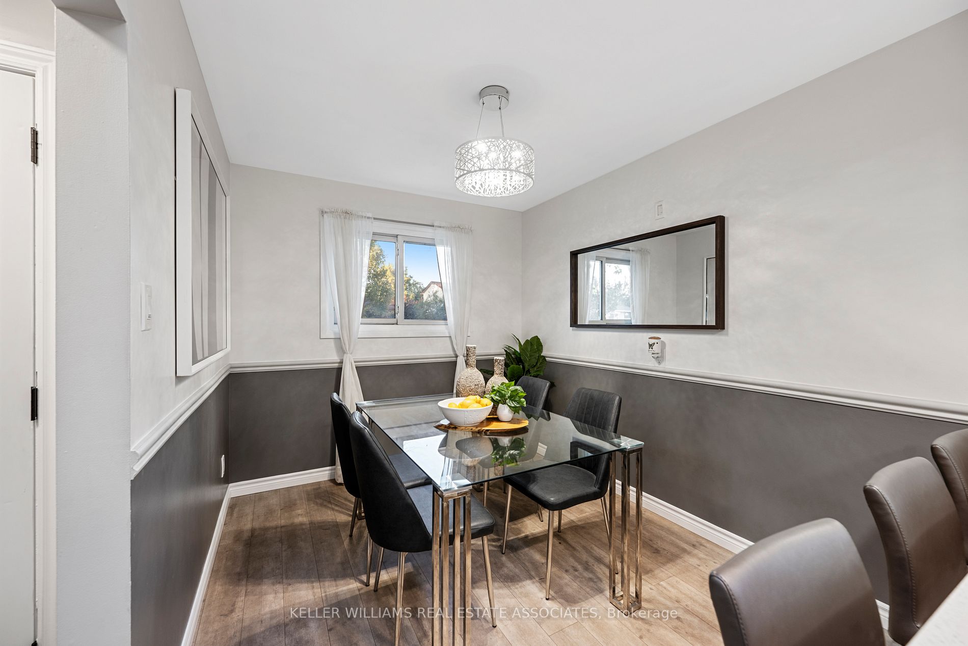 8 Muir Avenue