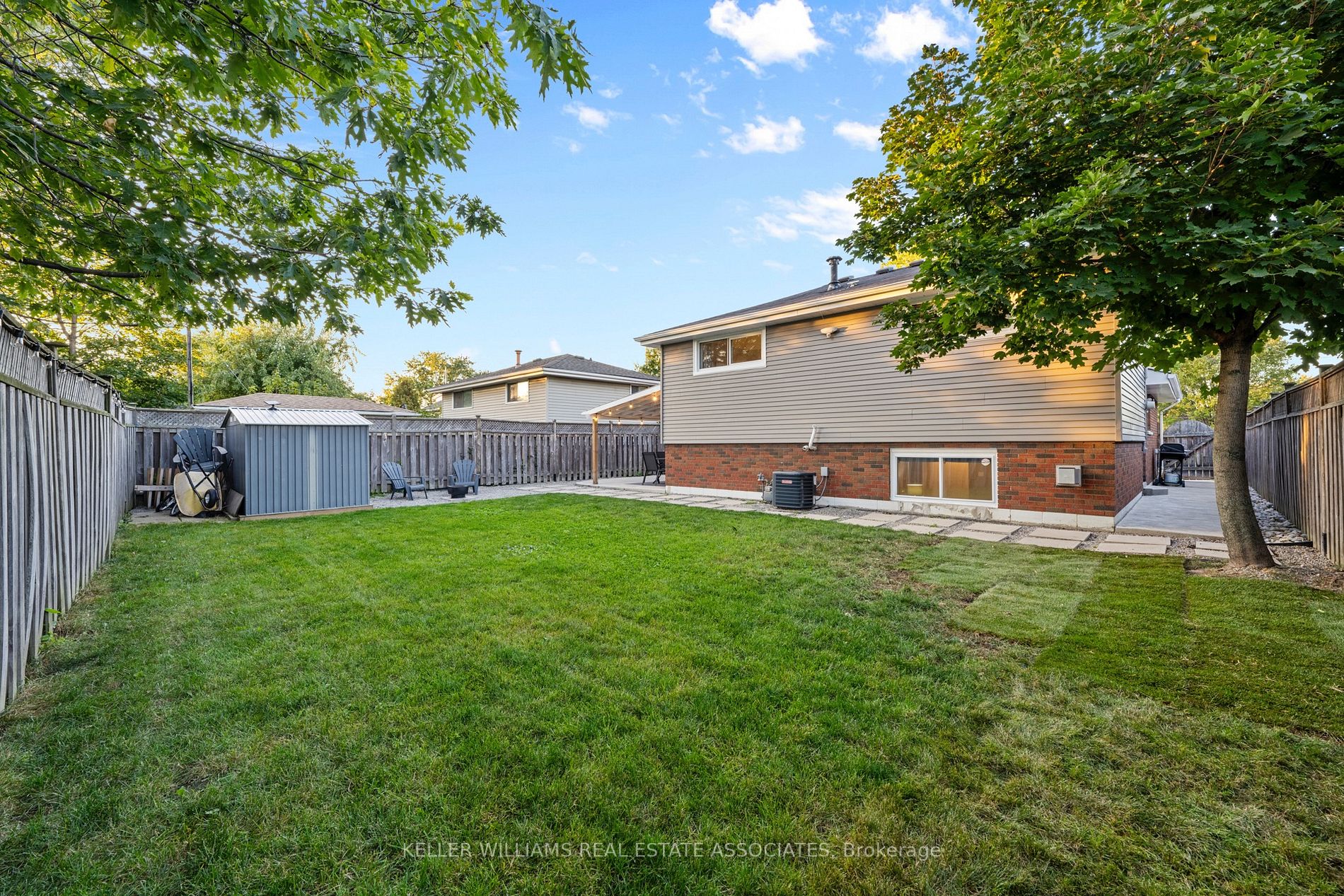 8 Muir Avenue