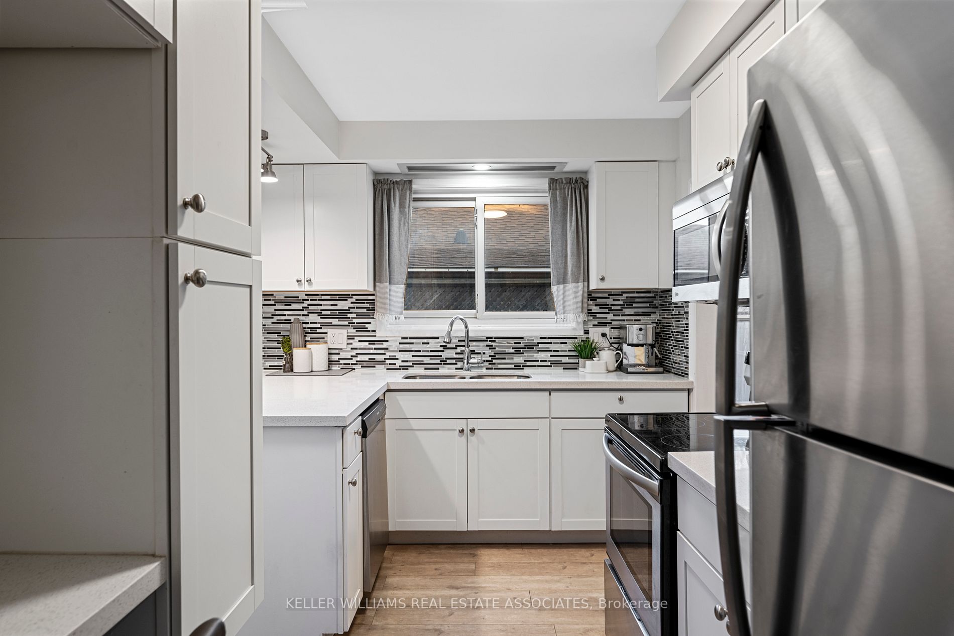 8 Muir Avenue