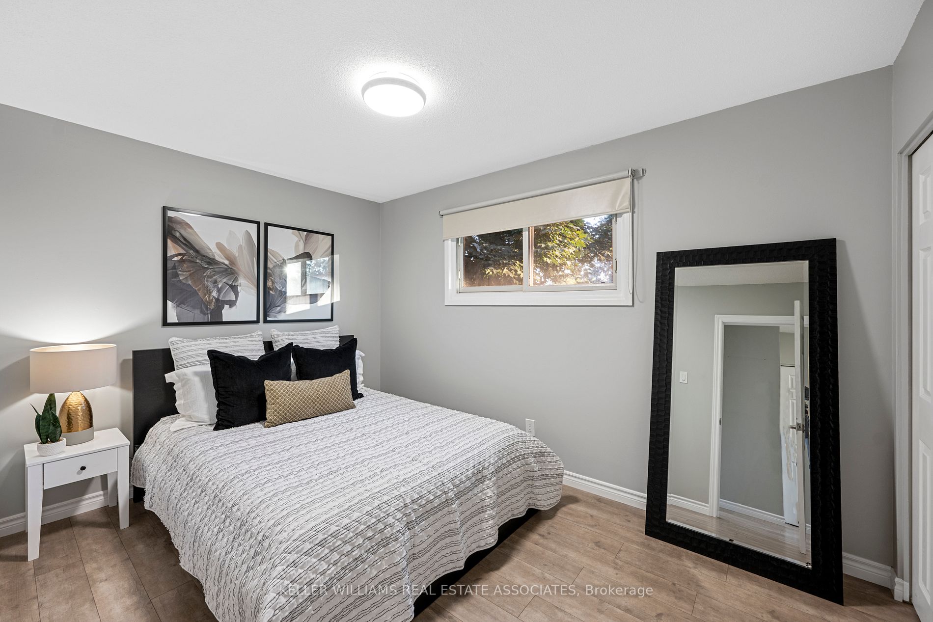 8 Muir Avenue