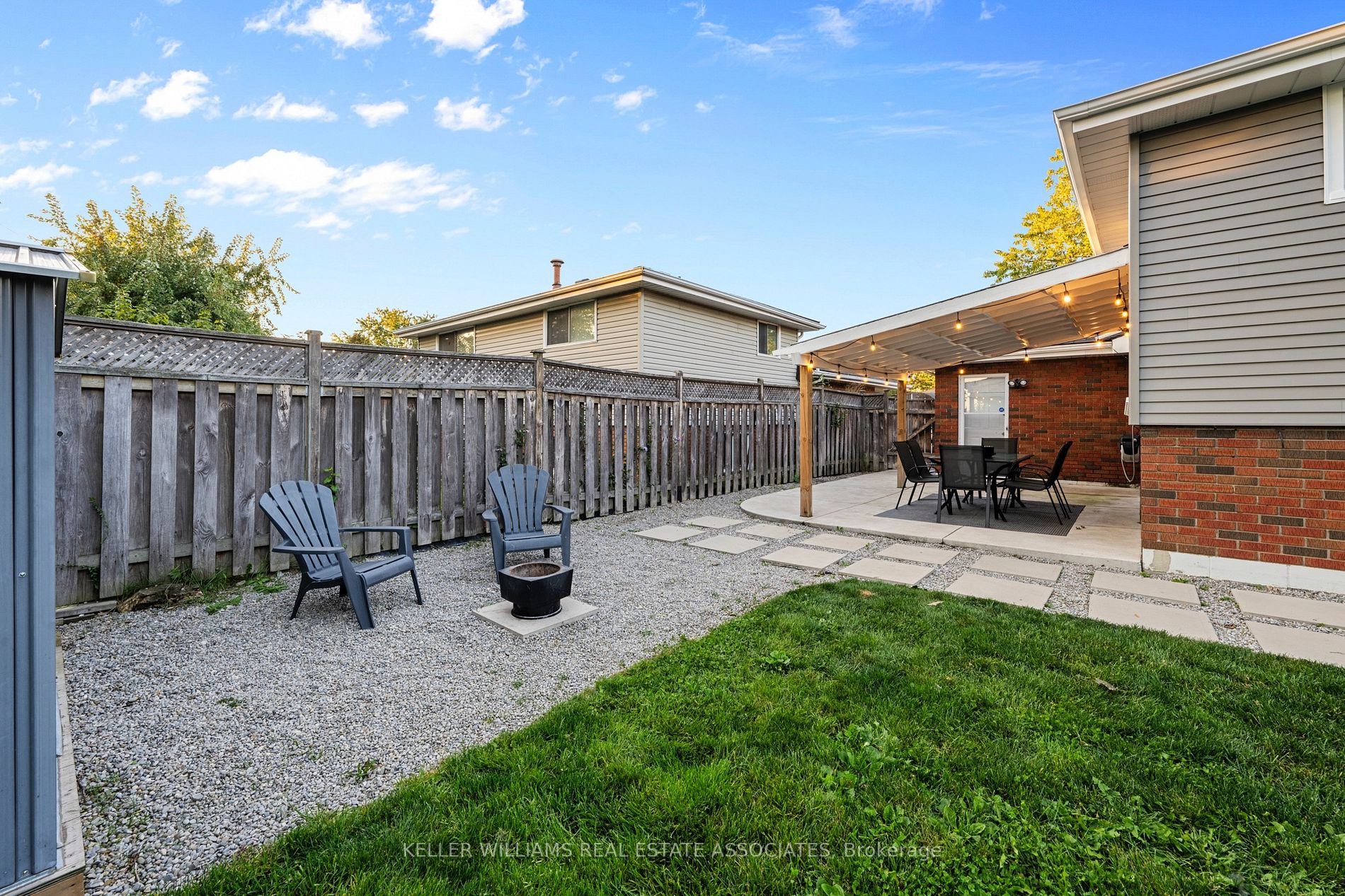 8 Muir Avenue