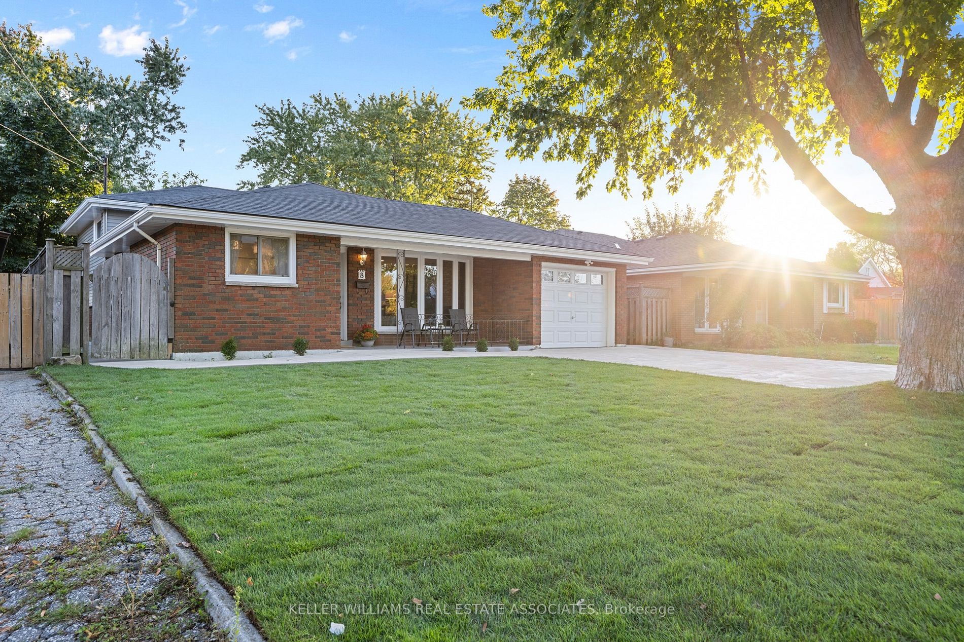8 Muir Avenue