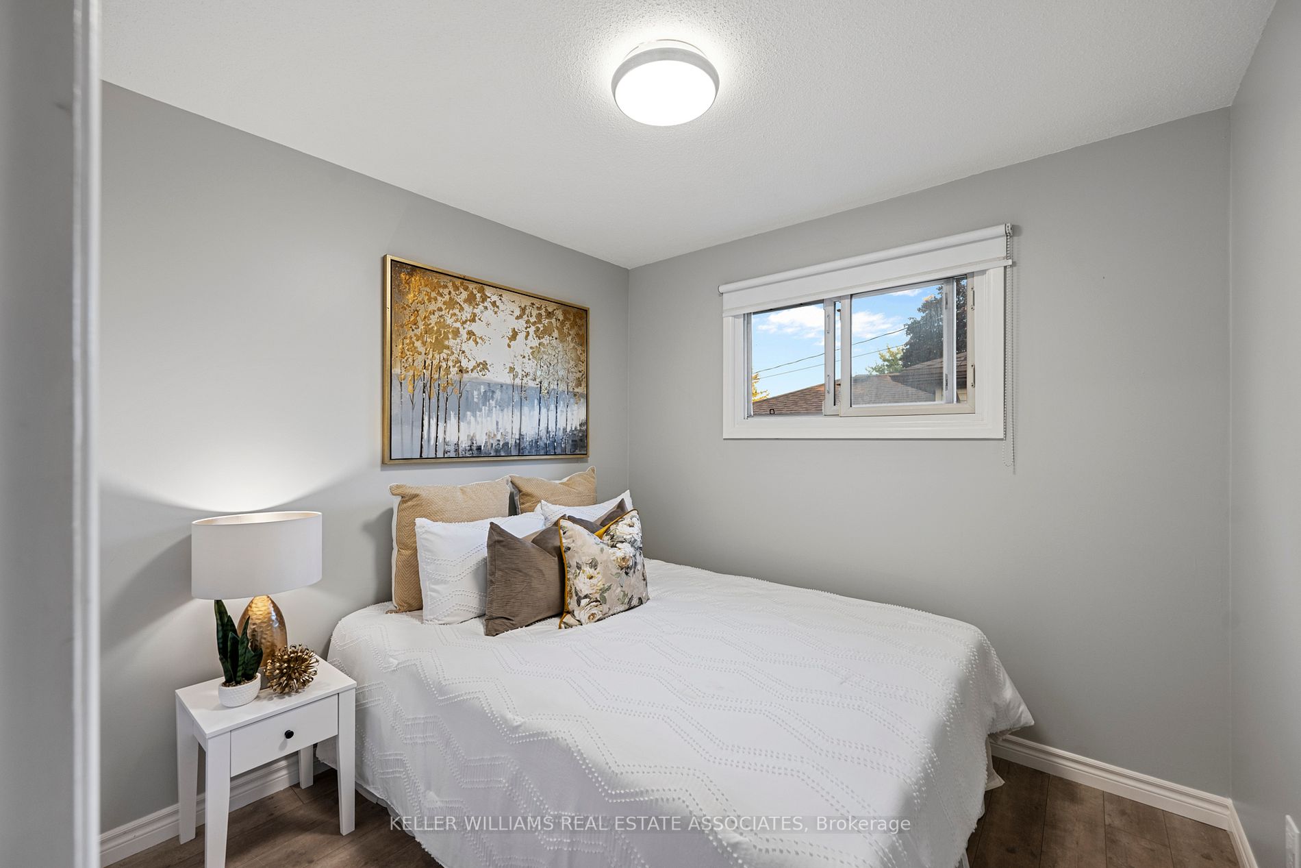 8 Muir Avenue