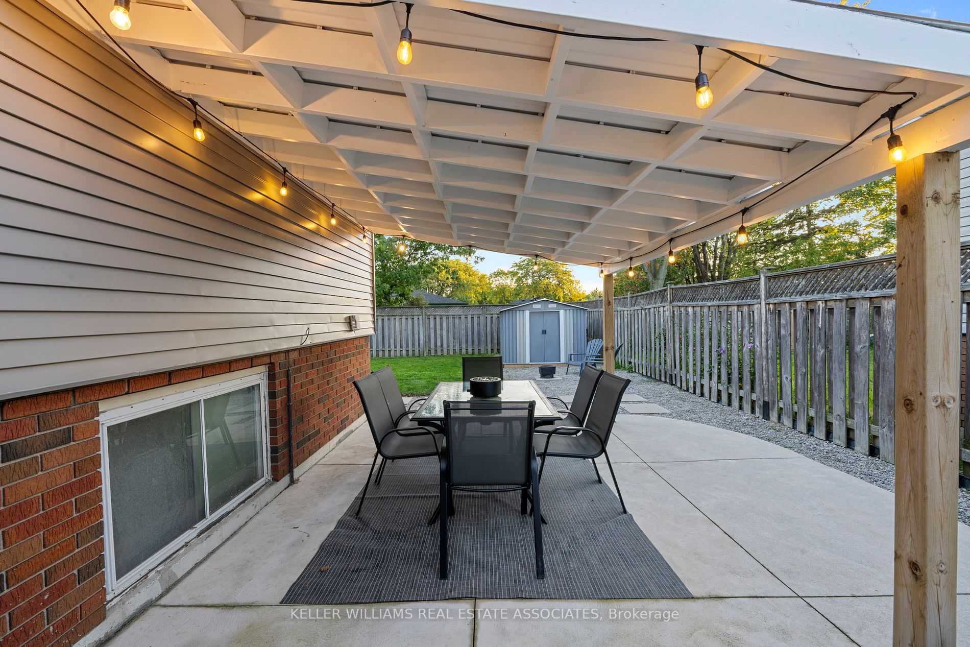 8 Muir Avenue