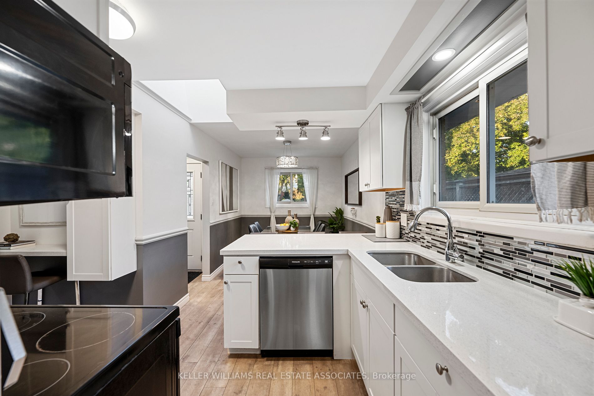 8 Muir Avenue