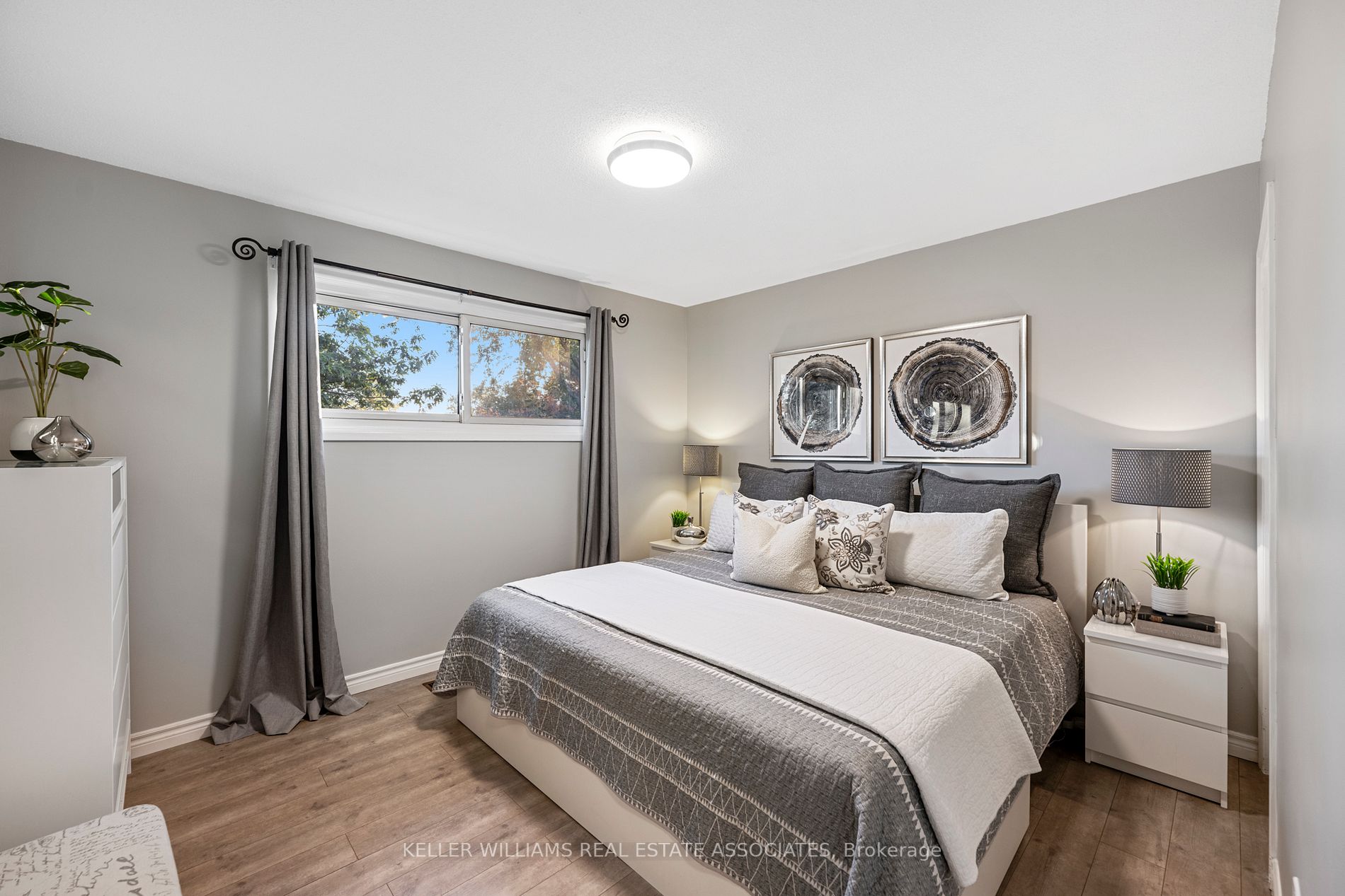 8 Muir Avenue