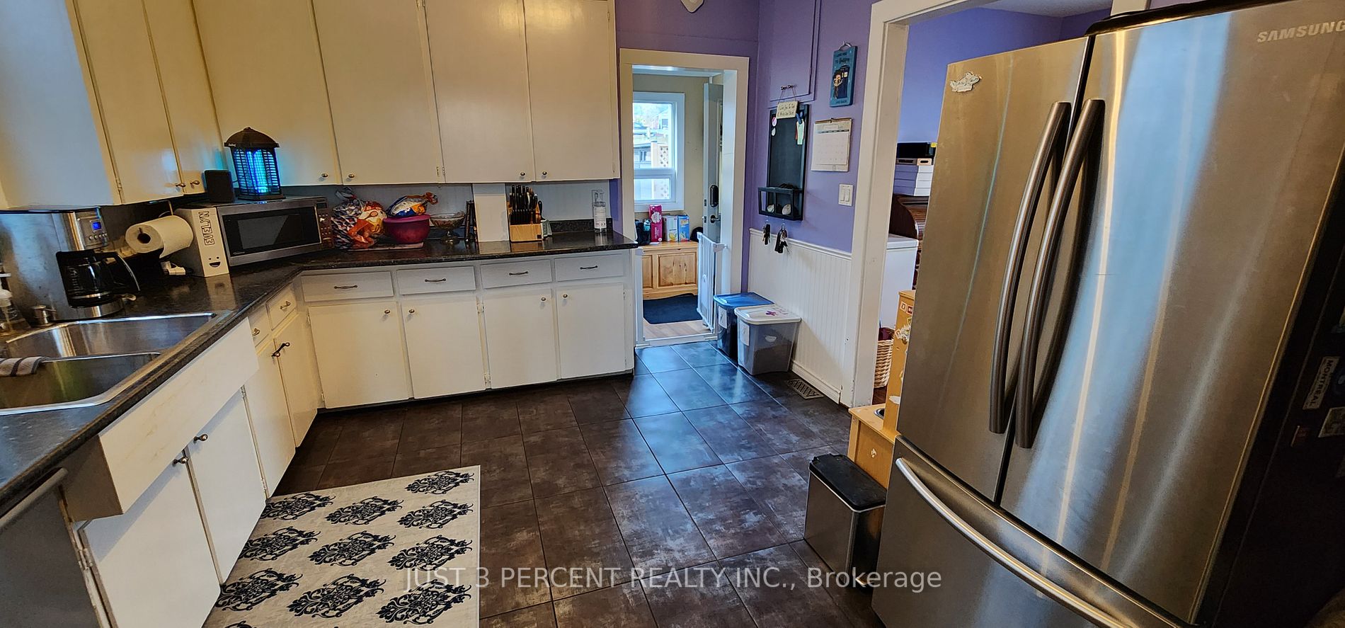 28 Alexander St