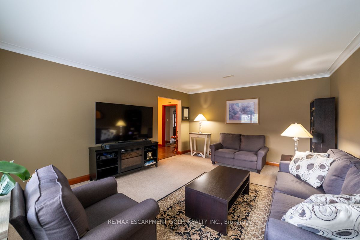 109 Sunning Hill Ave