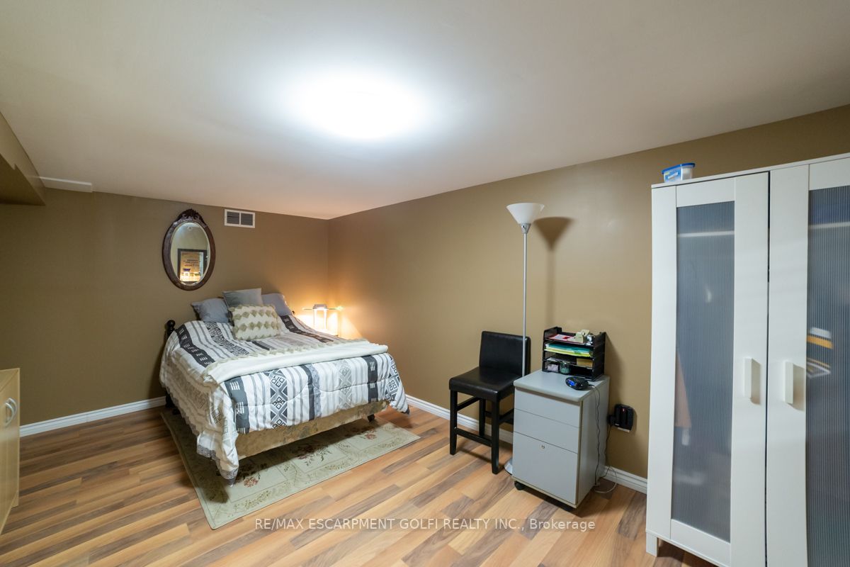 109 Sunning Hill Ave
