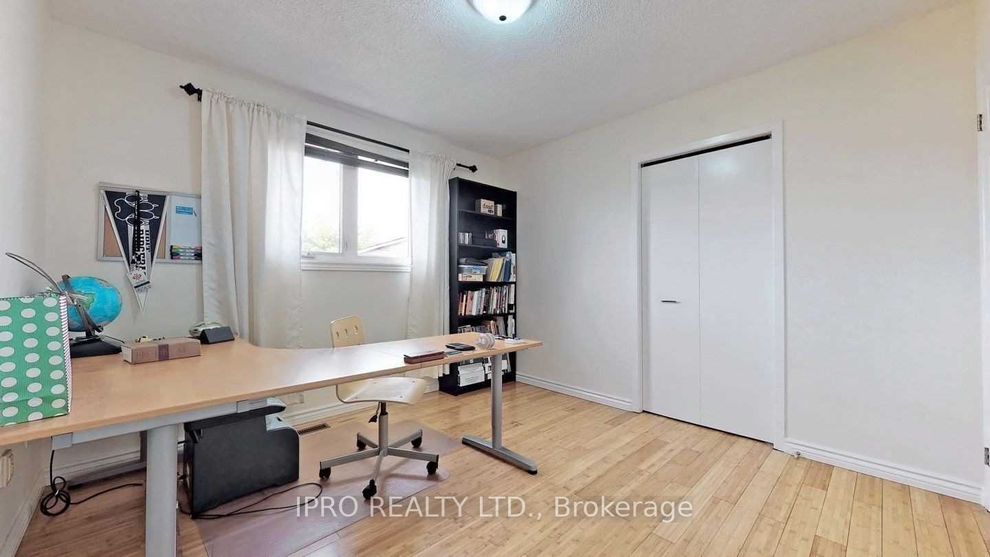 51 Russet Crt