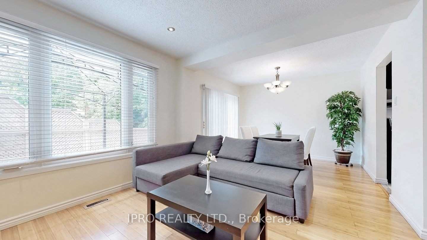51 Russet Crt