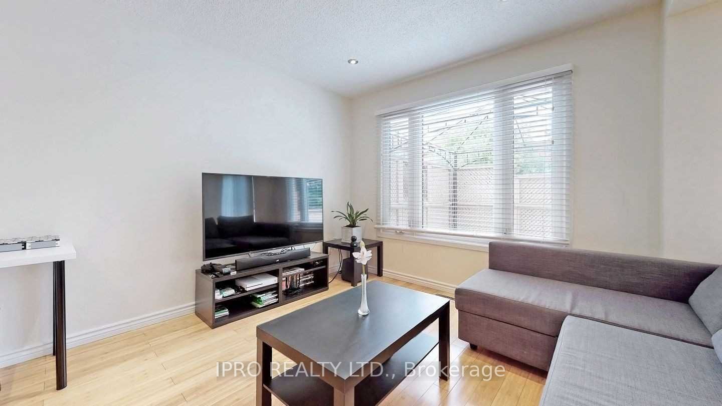 51 Russet Crt