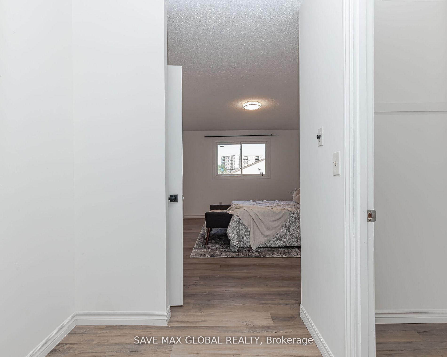3 Mornington Dr E