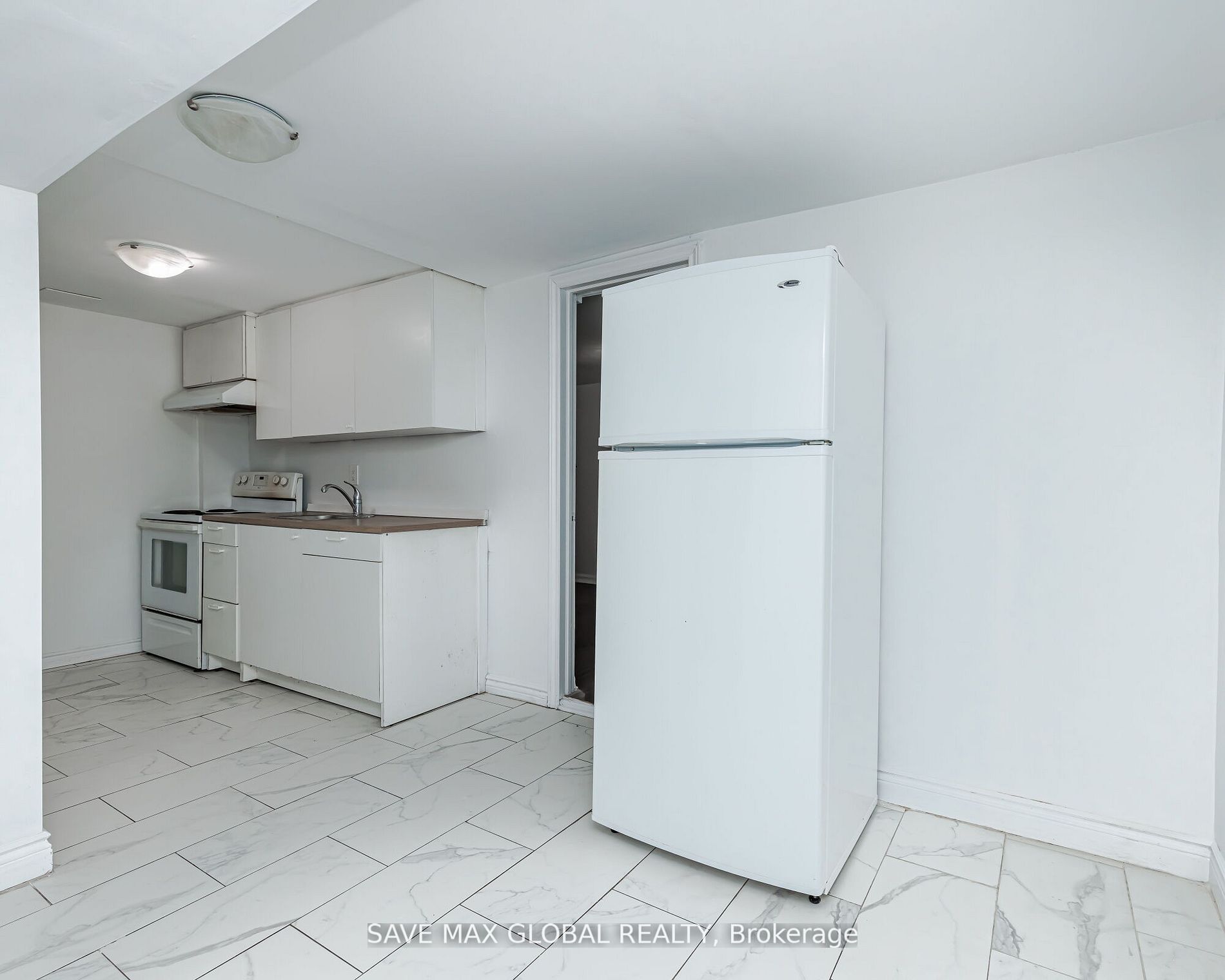 3 Mornington Dr E