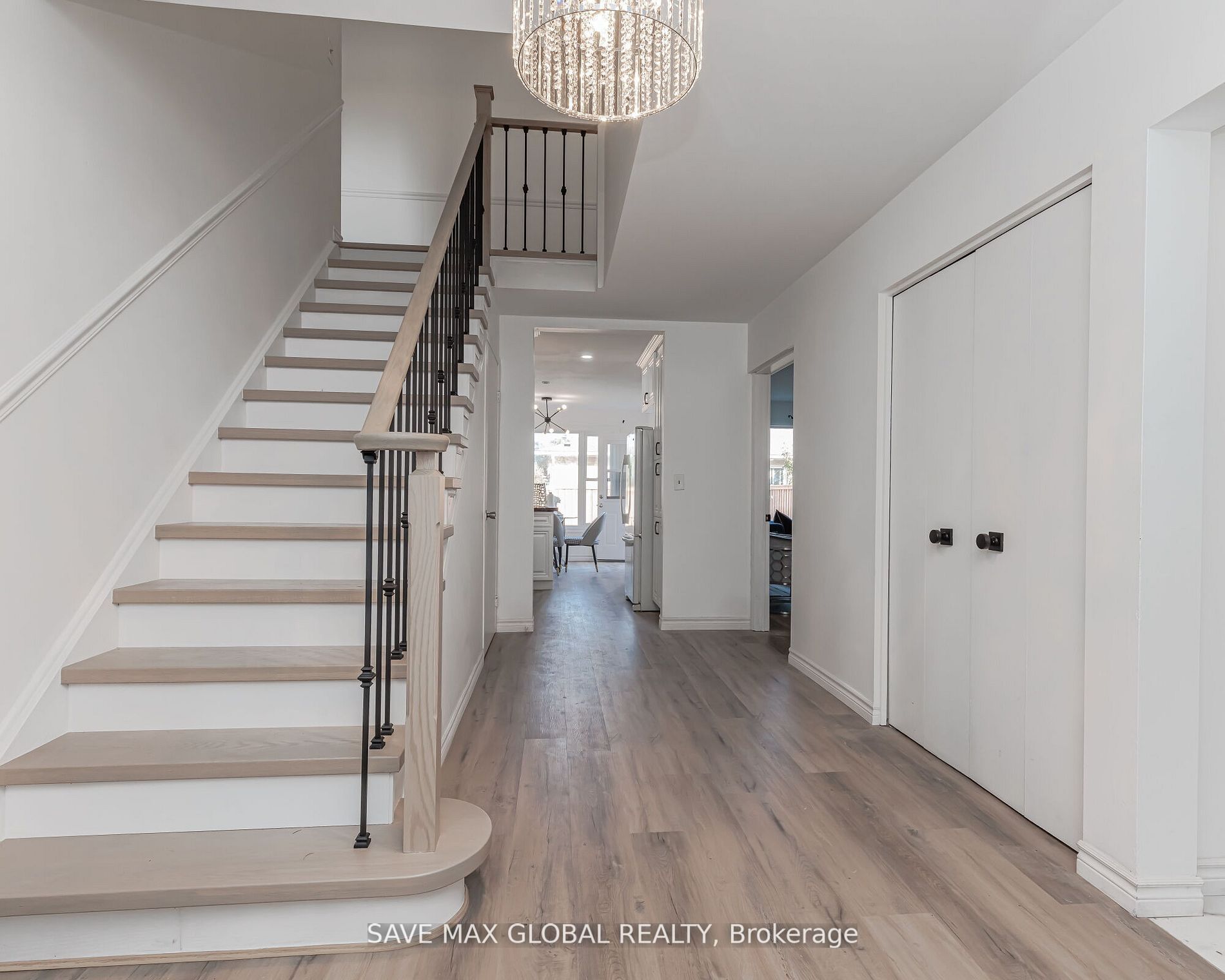 3 Mornington Dr E