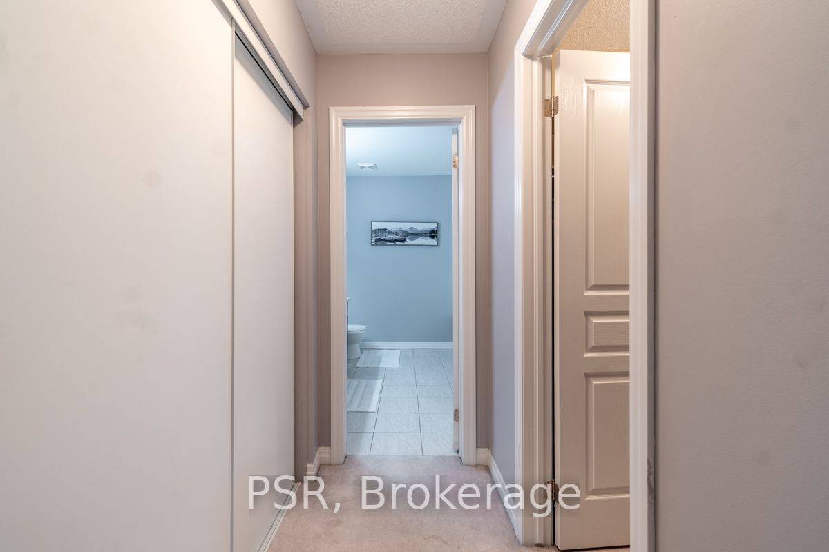 77 Peer Crt