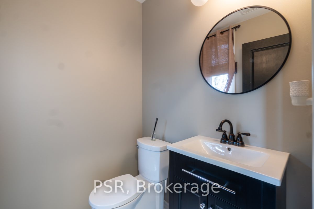 77 Peer Crt