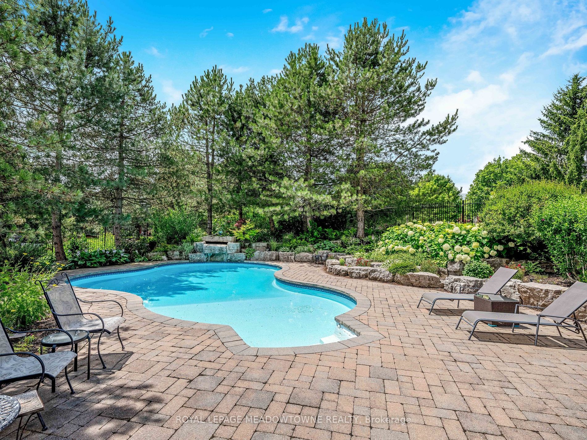 9 Palomino Drive
