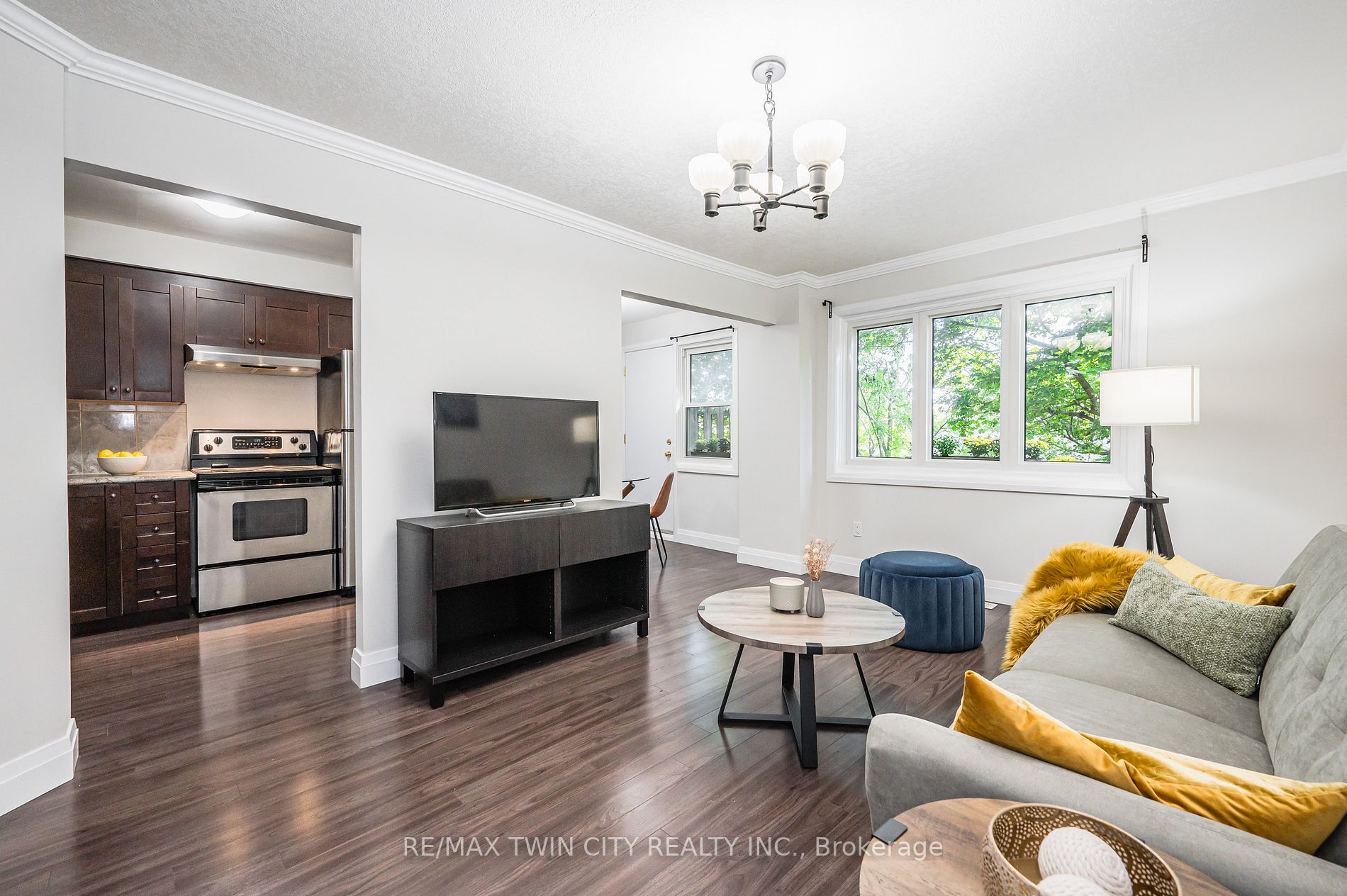 310E Bluevale Street N, #310