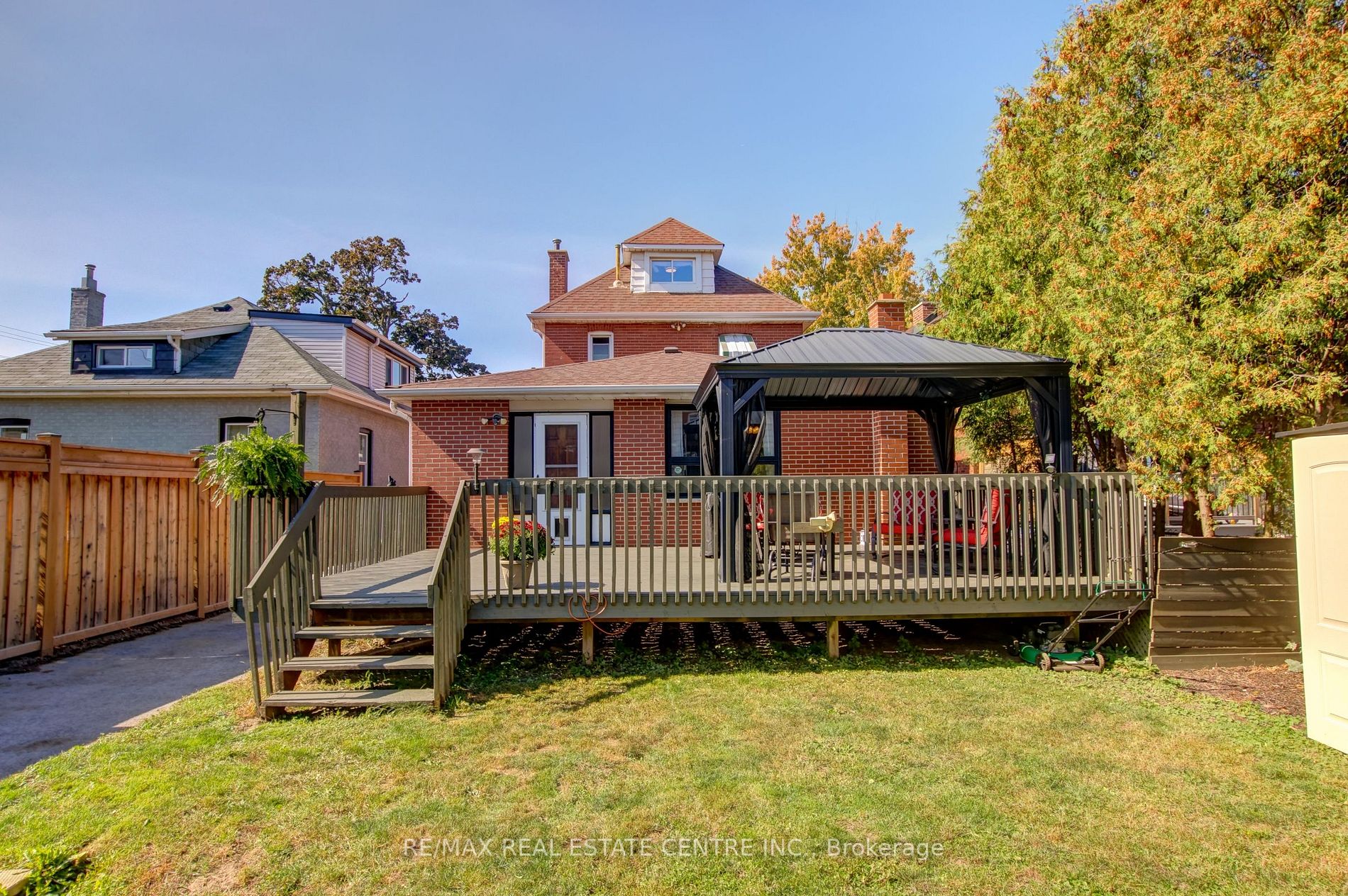 45 Wexford Avenue S