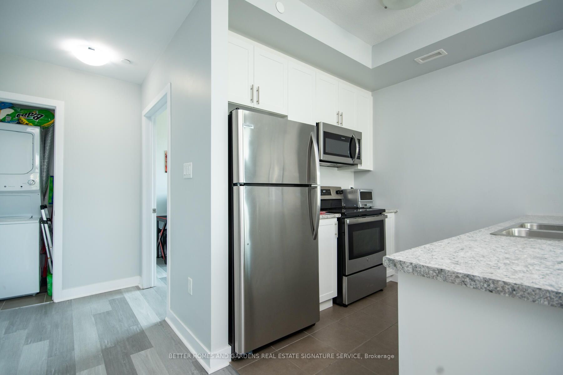 101 Shoreview Pl, #221