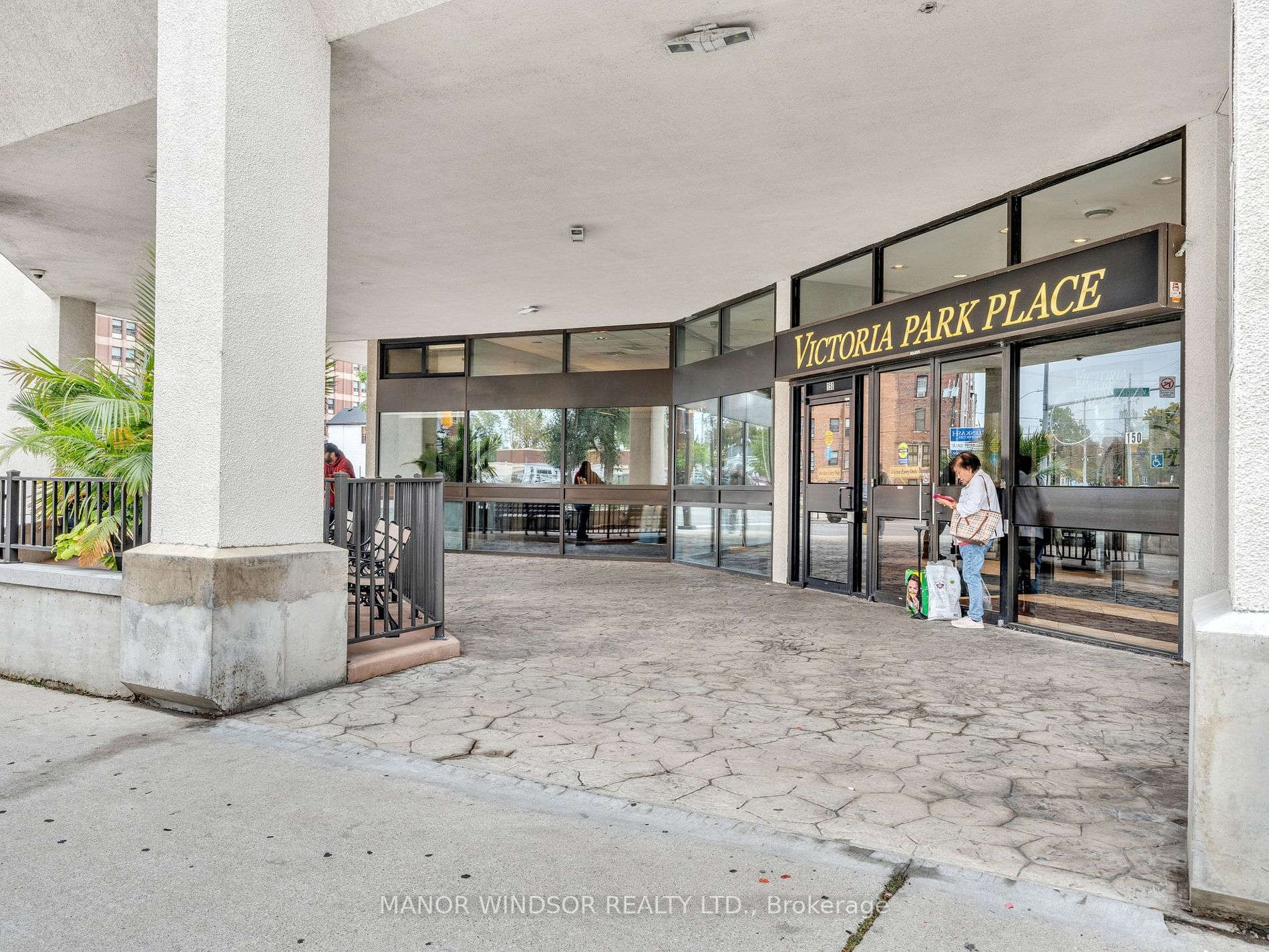 150 Park St W, #3009