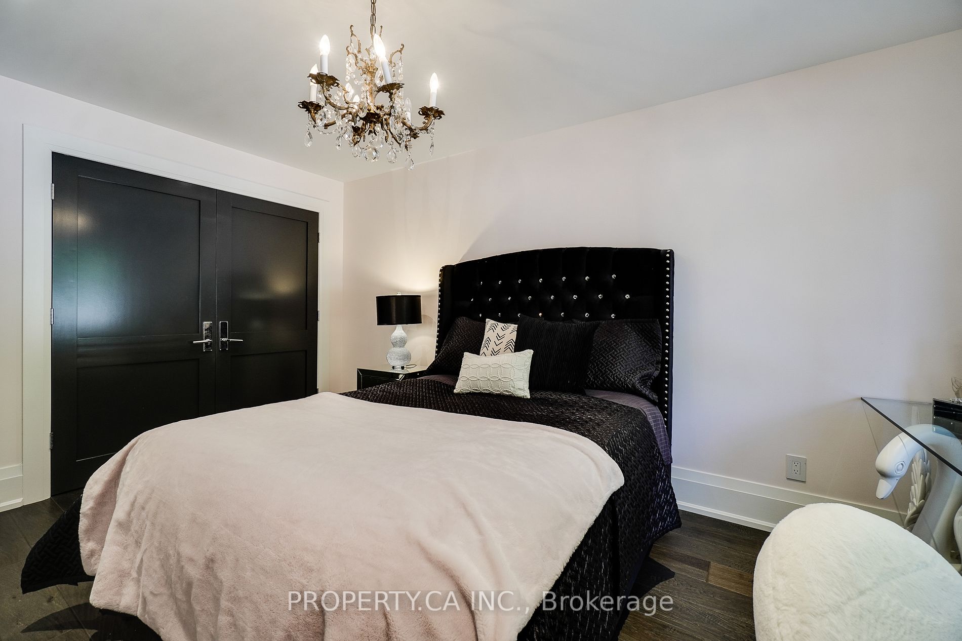 397 King St W, #215