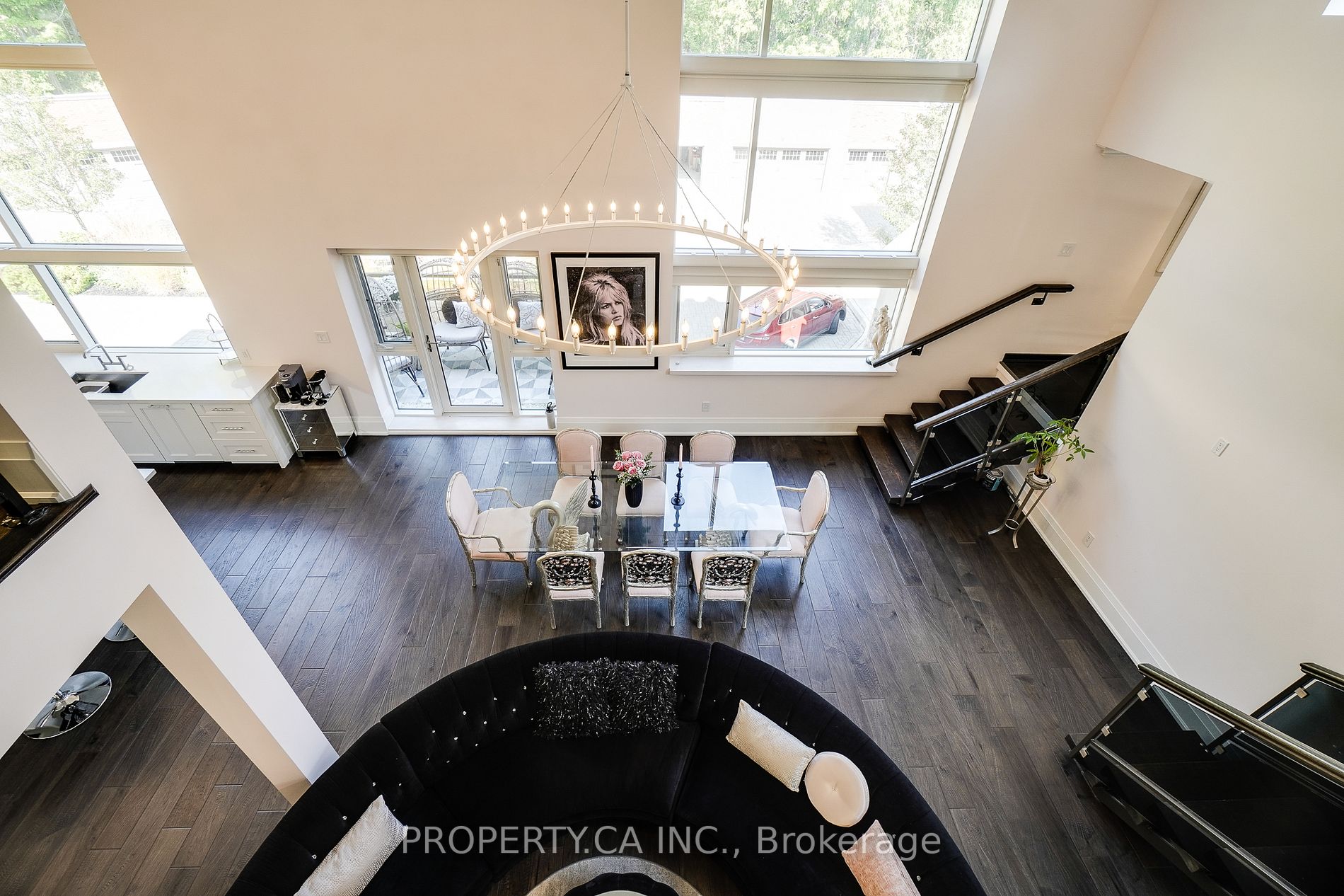 397 King St W, #215