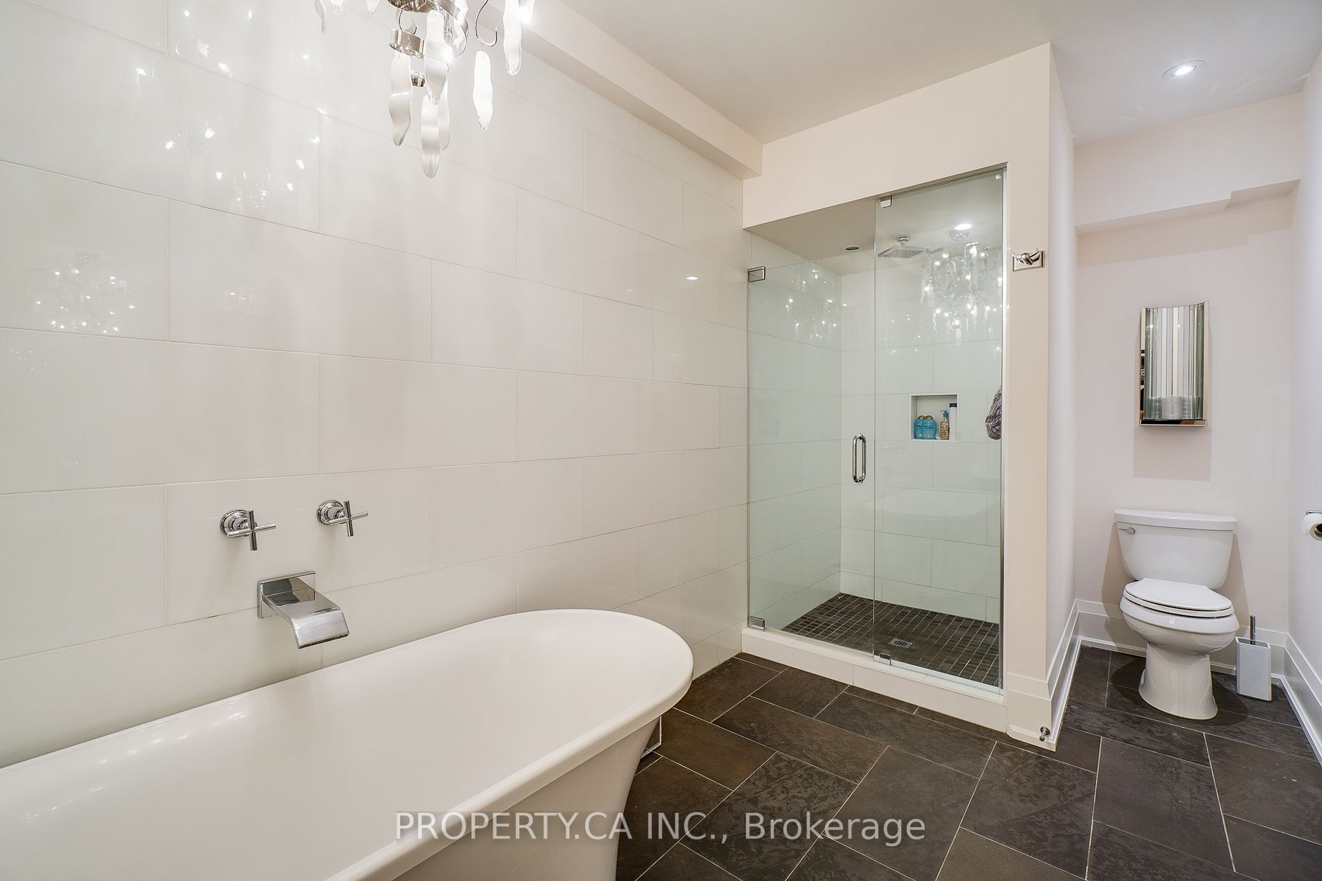 397 King St W, #215