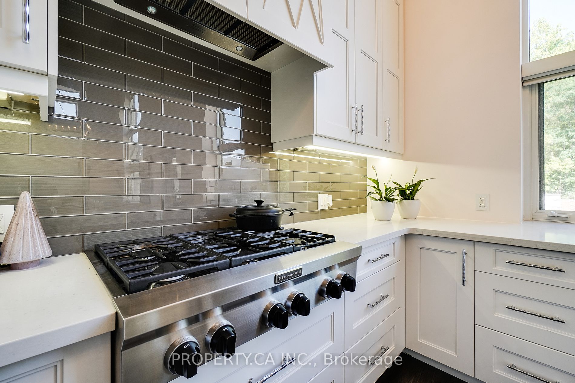 397 King St W, #215