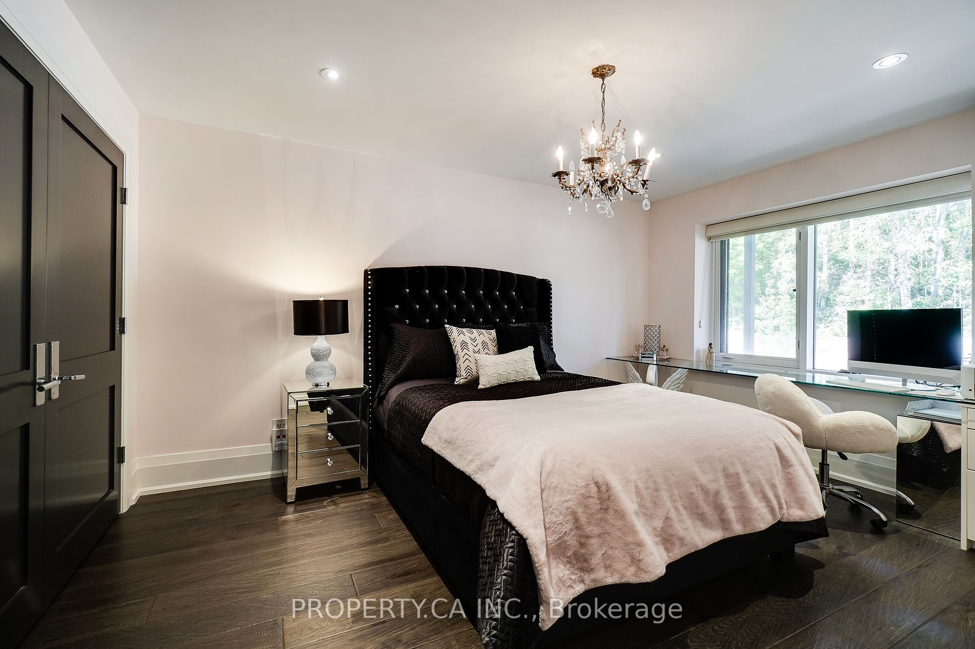 397 King St W, #215