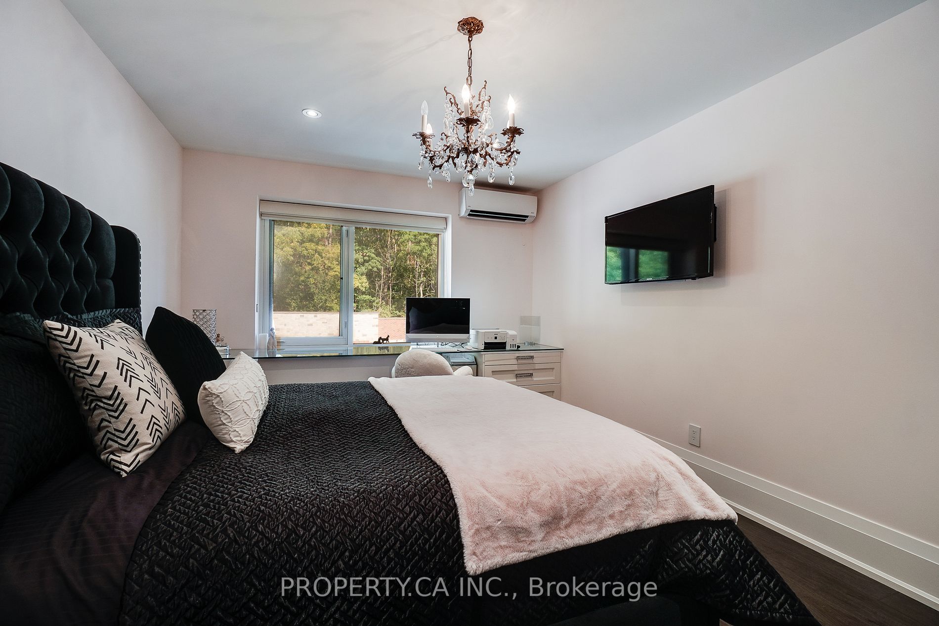397 King St W, #215
