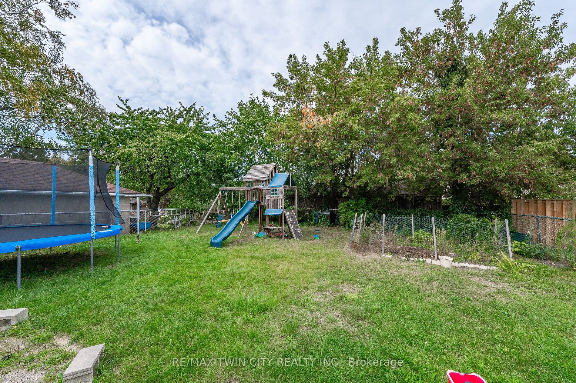16 LAYTON Street