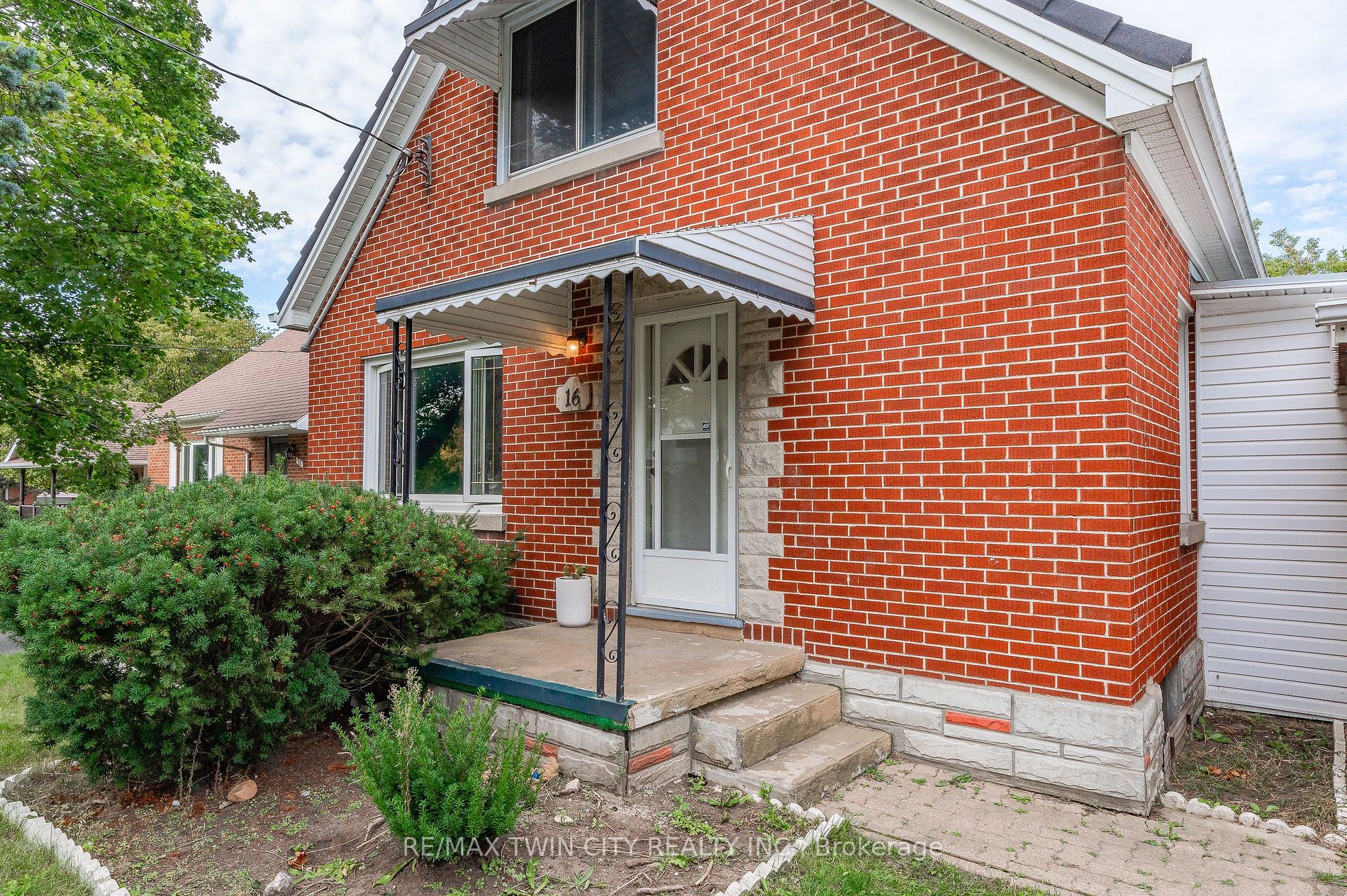 16 LAYTON Street