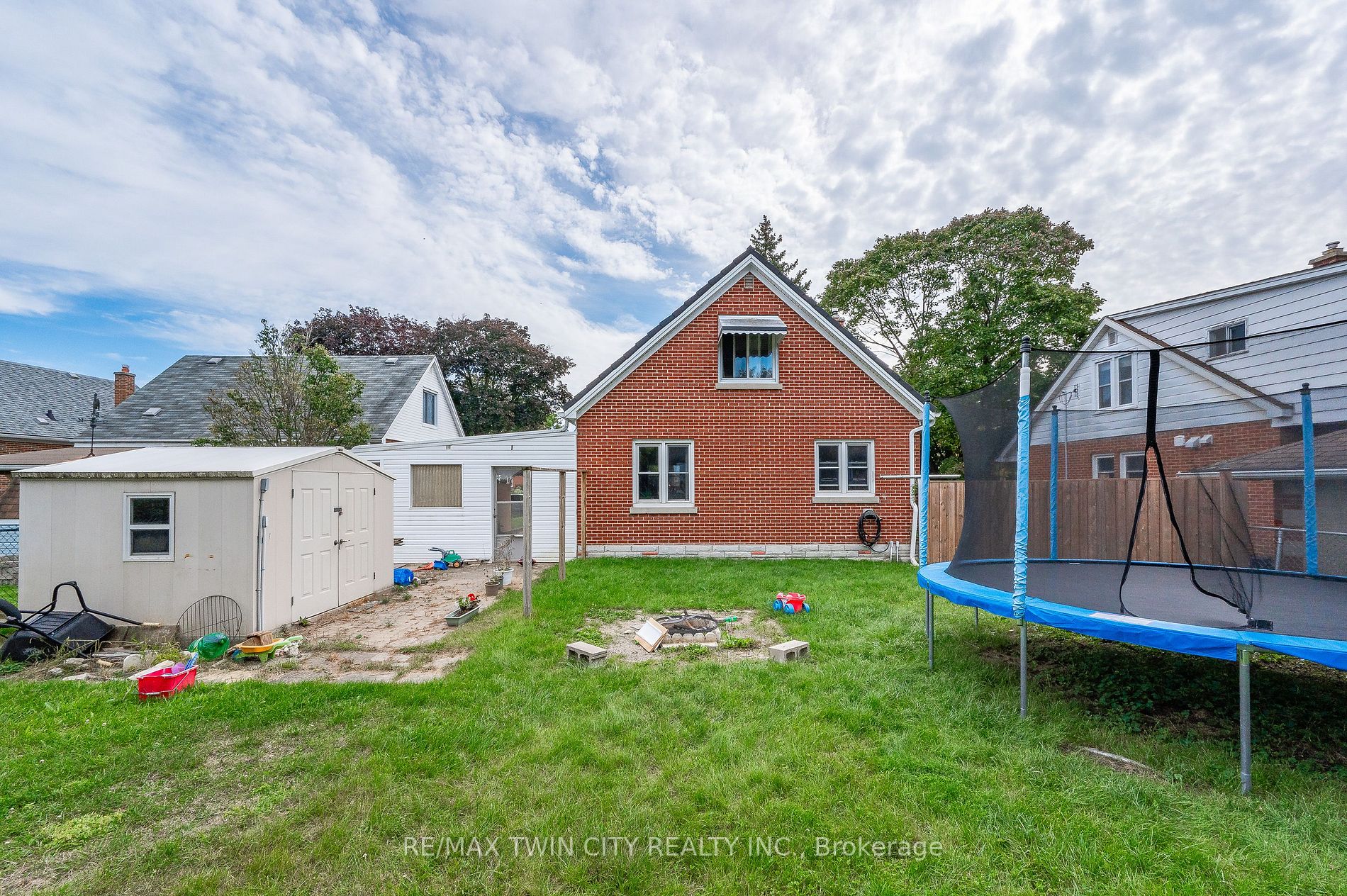 16 LAYTON Street