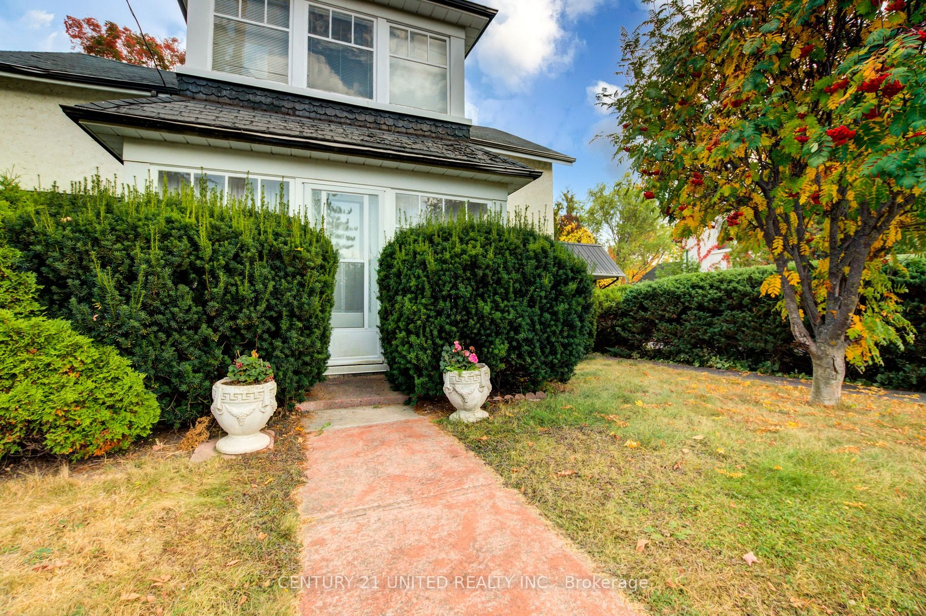 115 Doxsee Ave N