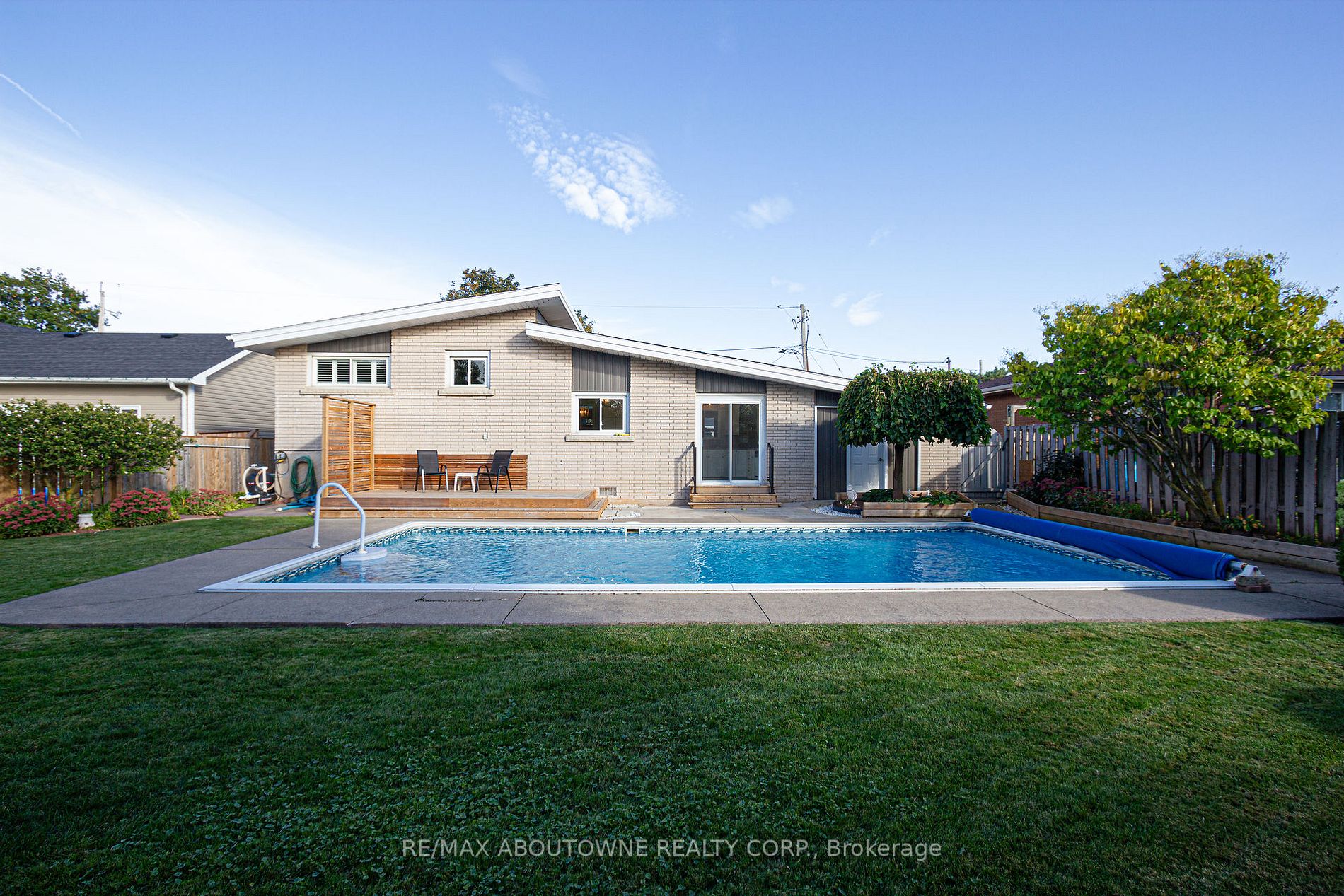 52 Lorne Ave