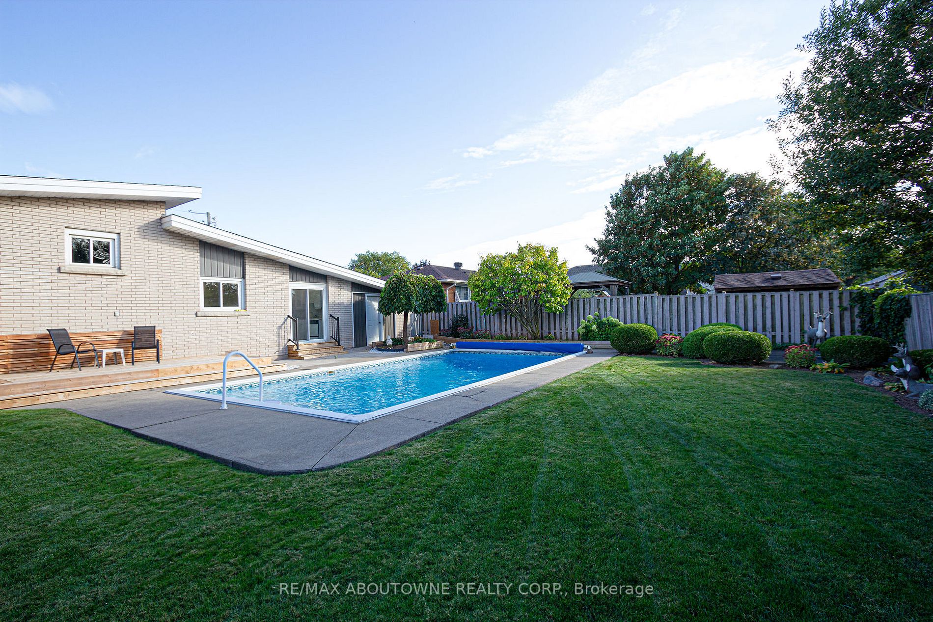 52 Lorne Ave