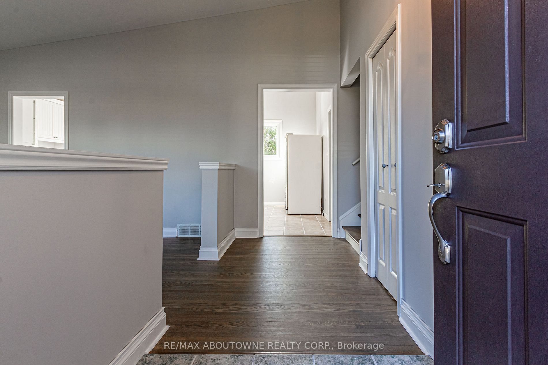 52 Lorne Ave