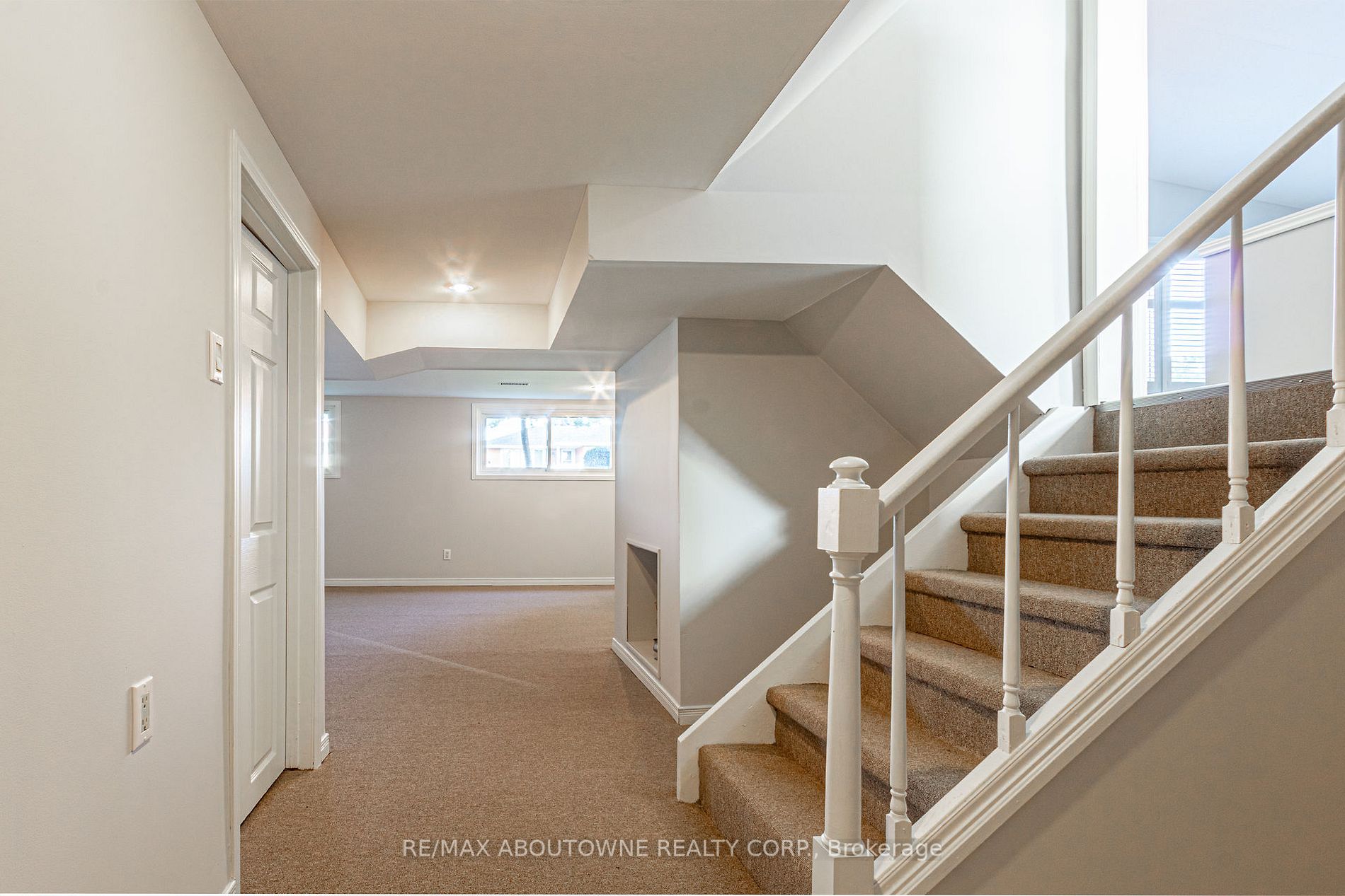 52 Lorne Ave