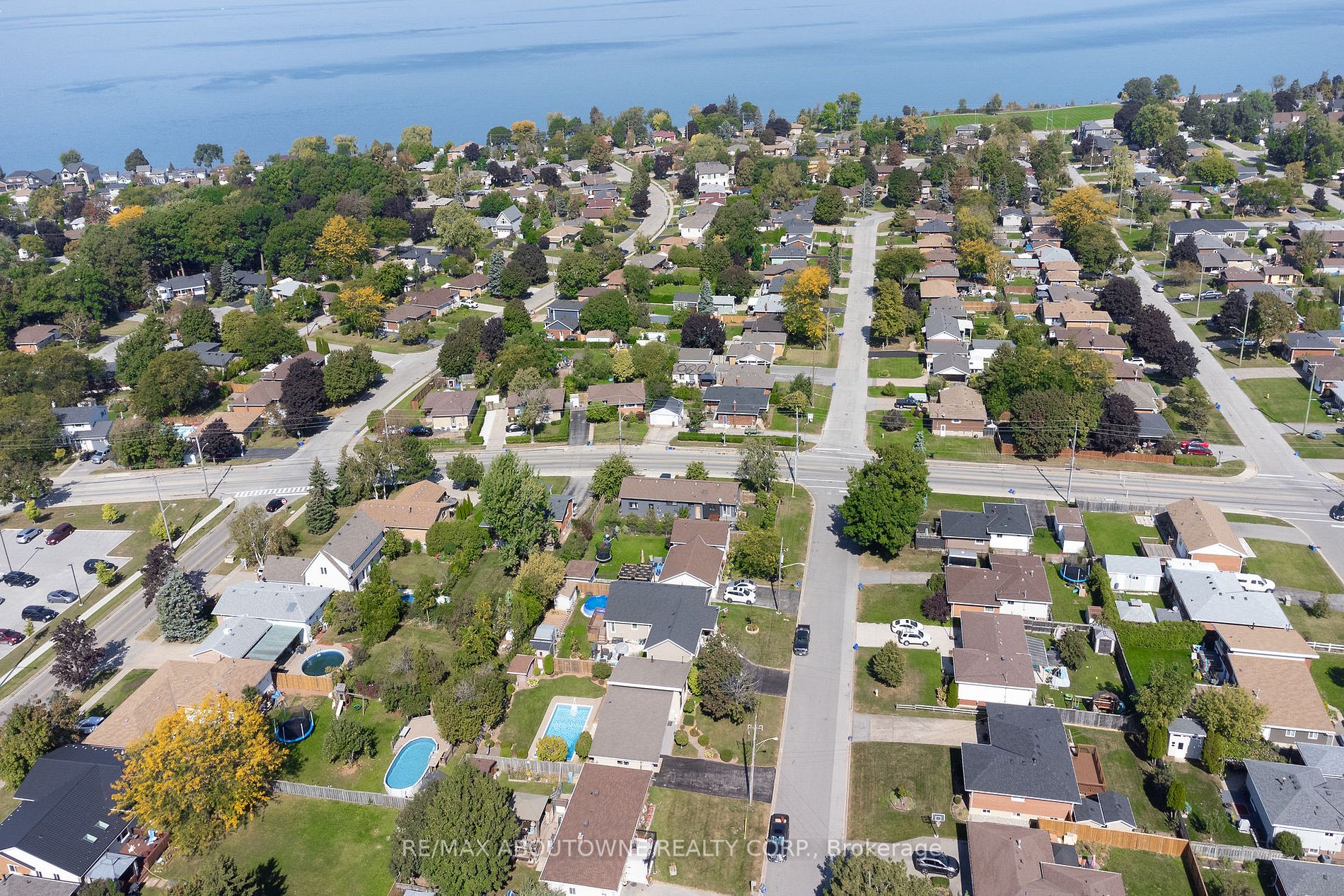 52 Lorne Ave