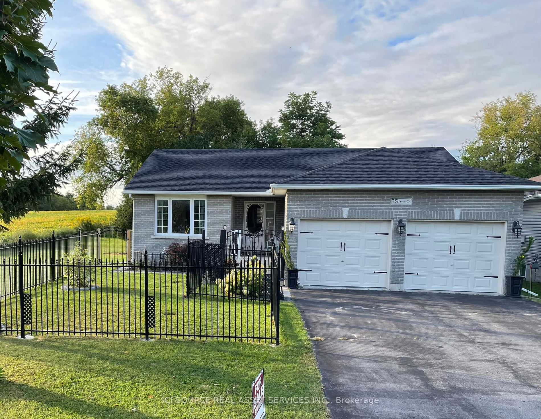 25 Jane's Crt