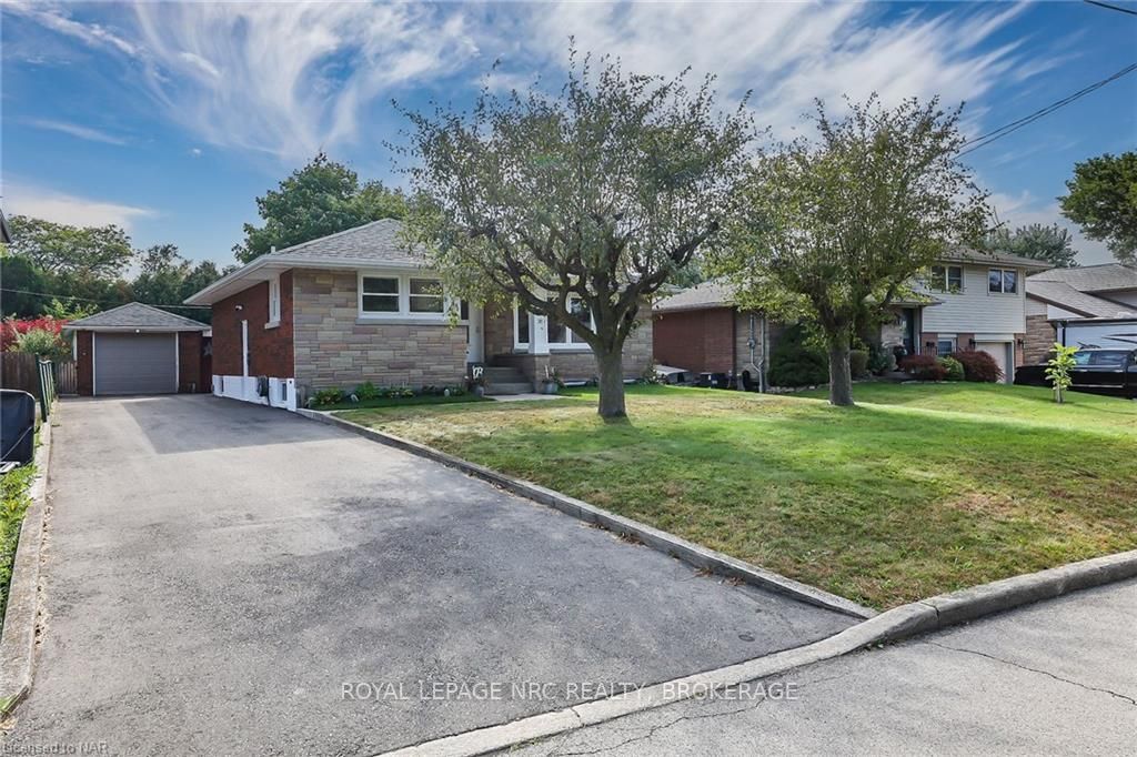 32 Burwell Ave