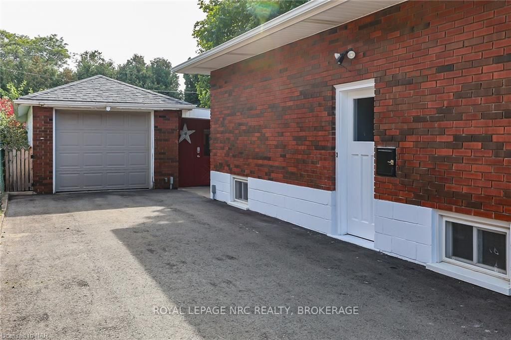 32 Burwell Ave