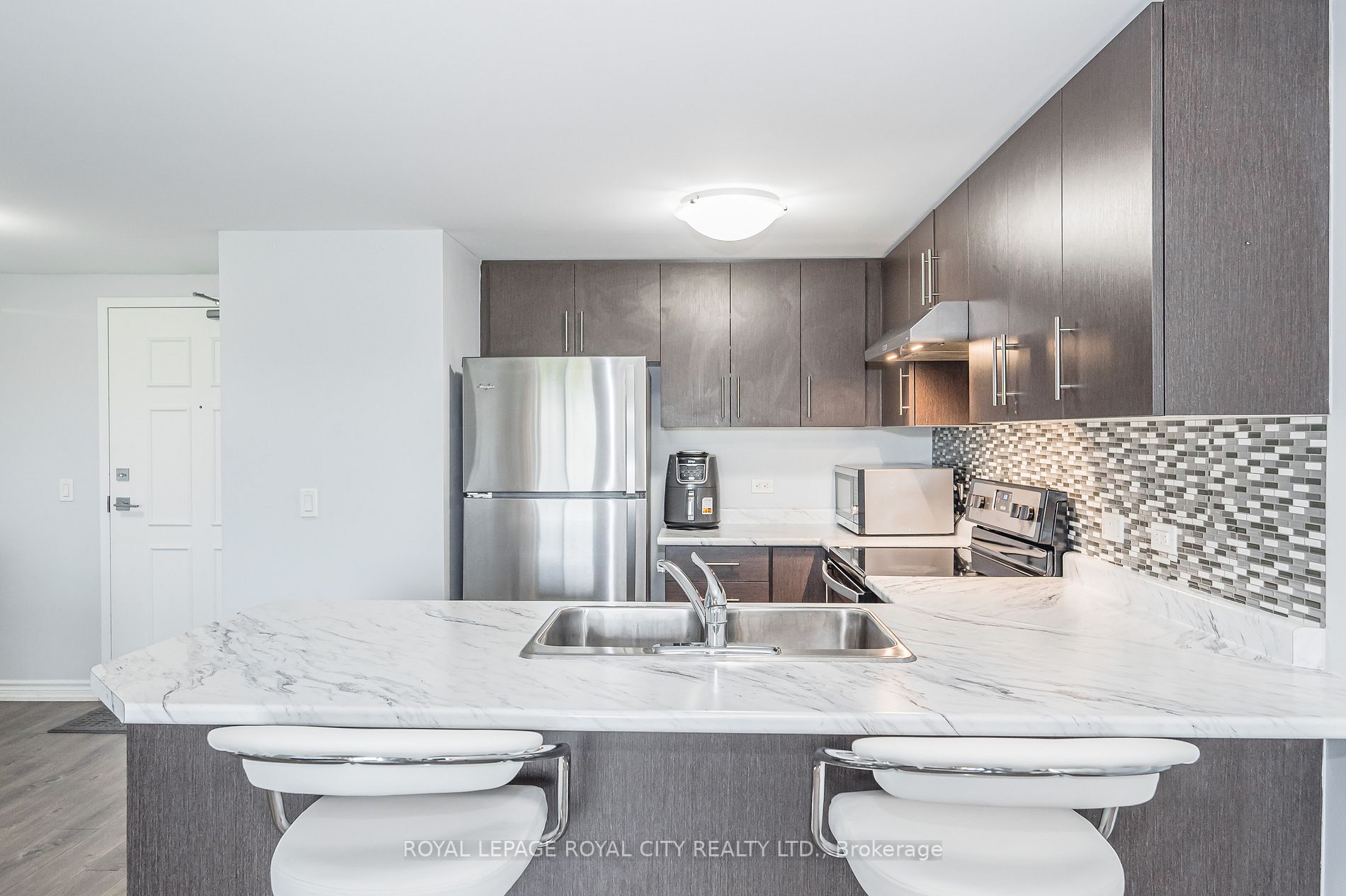7 Kay Crescent, #208