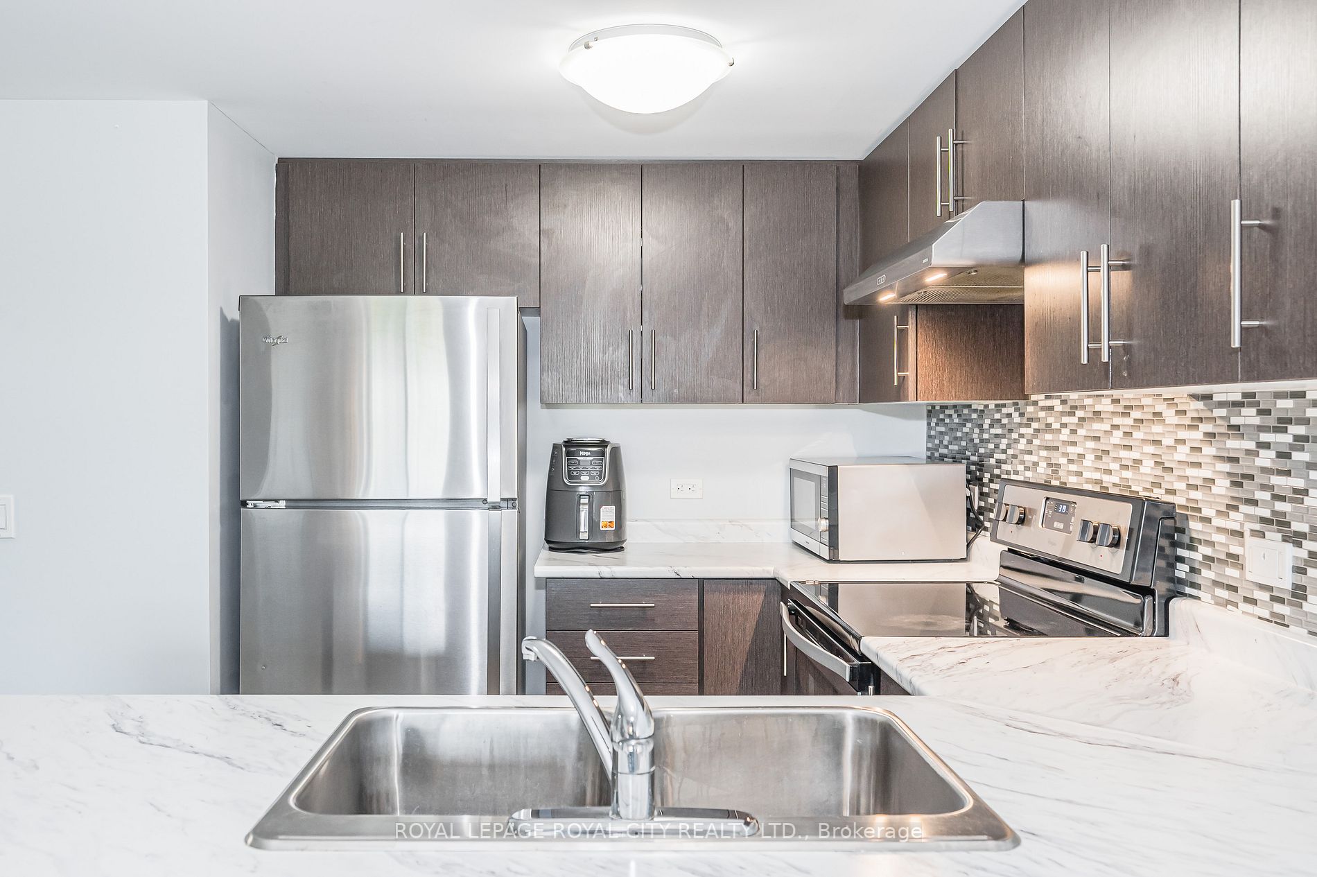 7 Kay Crescent, #208