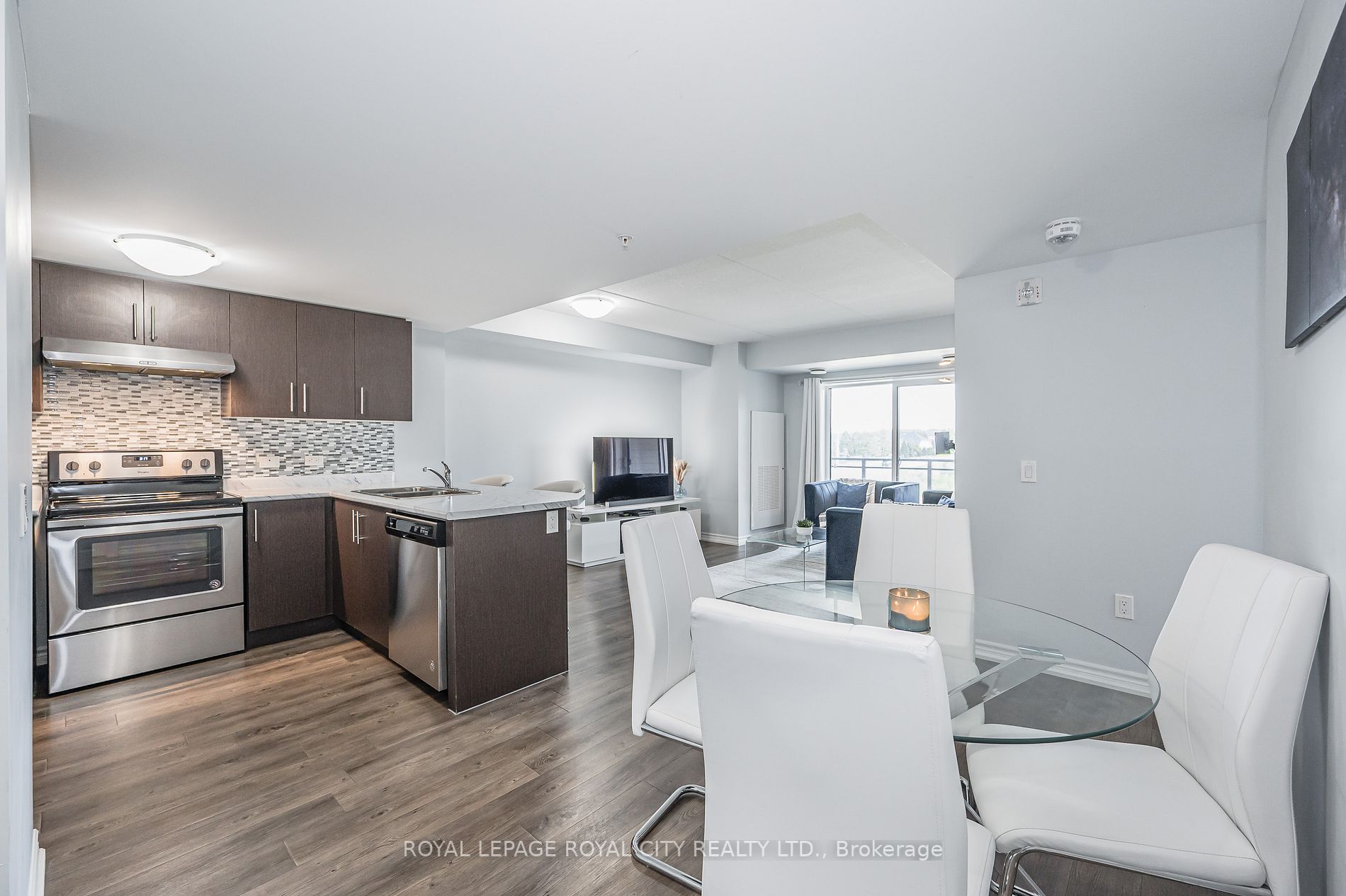 7 Kay Crescent, #208