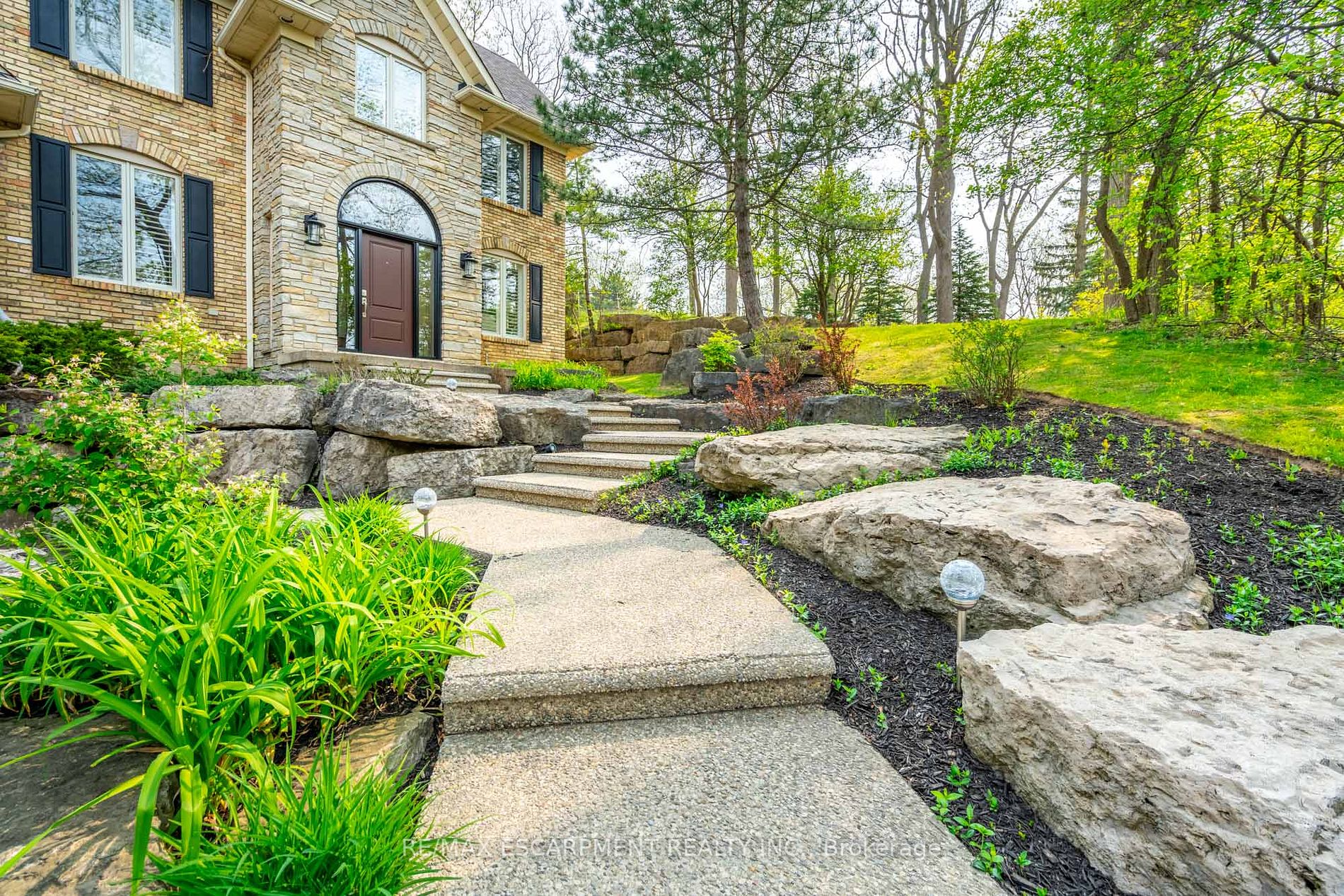 1019 Old Mohawk Rd